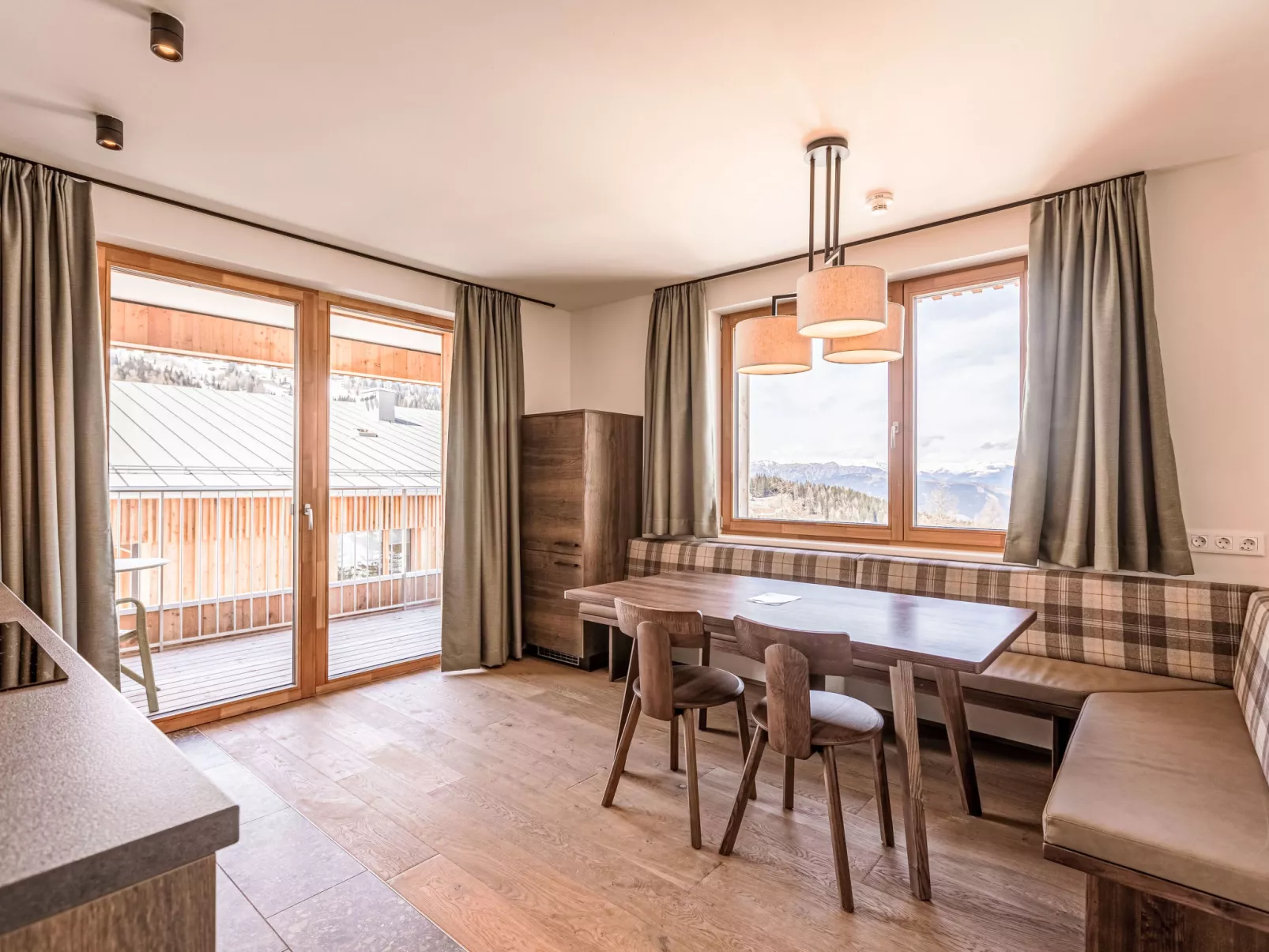 Mit 2 Schlafzimmern und Sauna-Inside