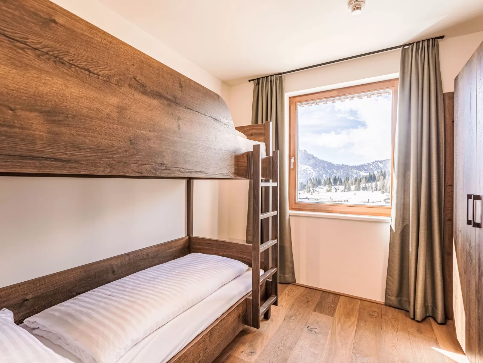 Mit 2 Schlafzimmern und Sauna-Inside