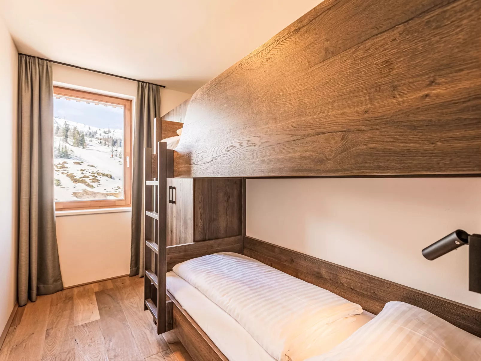 Mit 2 Schlafzimmern und Sauna-Inside
