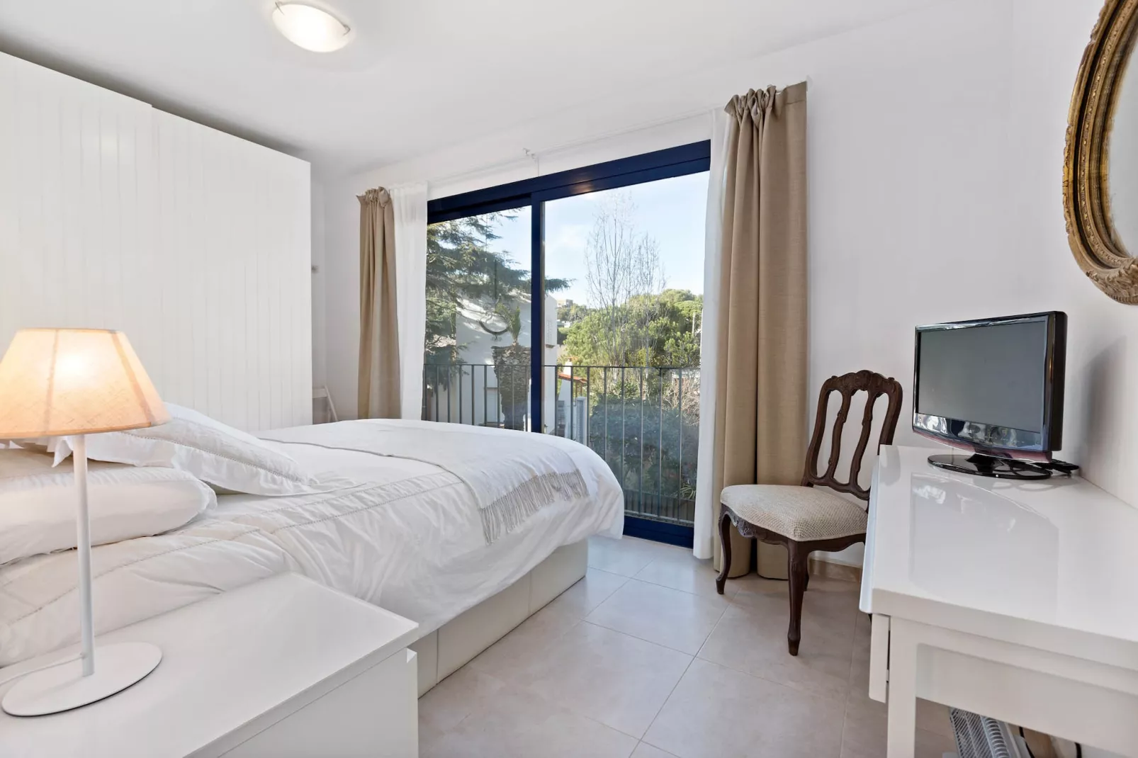 Santa Rosa-Bedroom