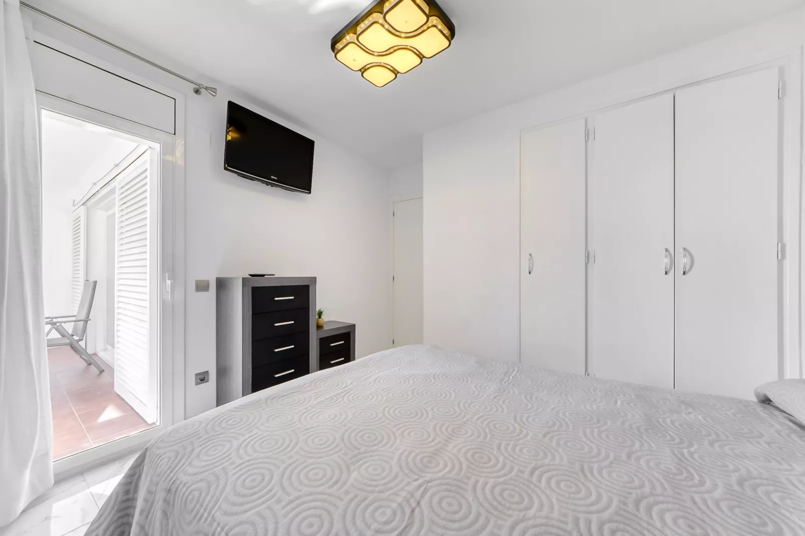 BLAUMAR 6 G Canyelles Roses-Bedroom
