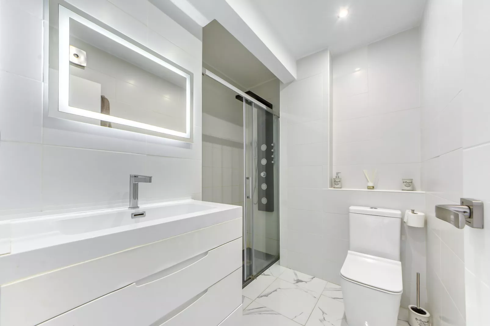 BLAUMAR 6 G Canyelles Roses-Bathroom
