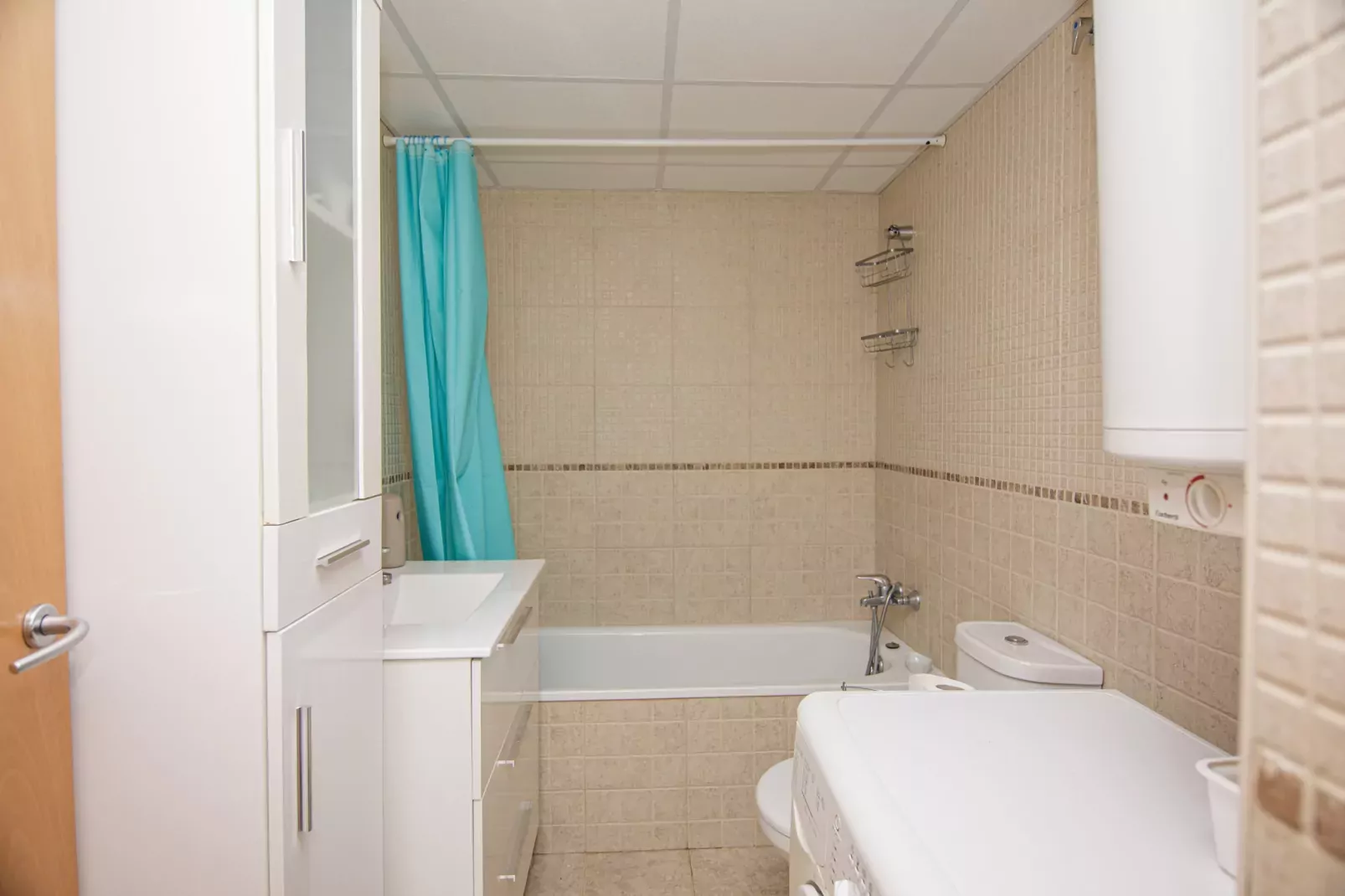 ROYAL MARINE 2 425 Roses-Salle de bain