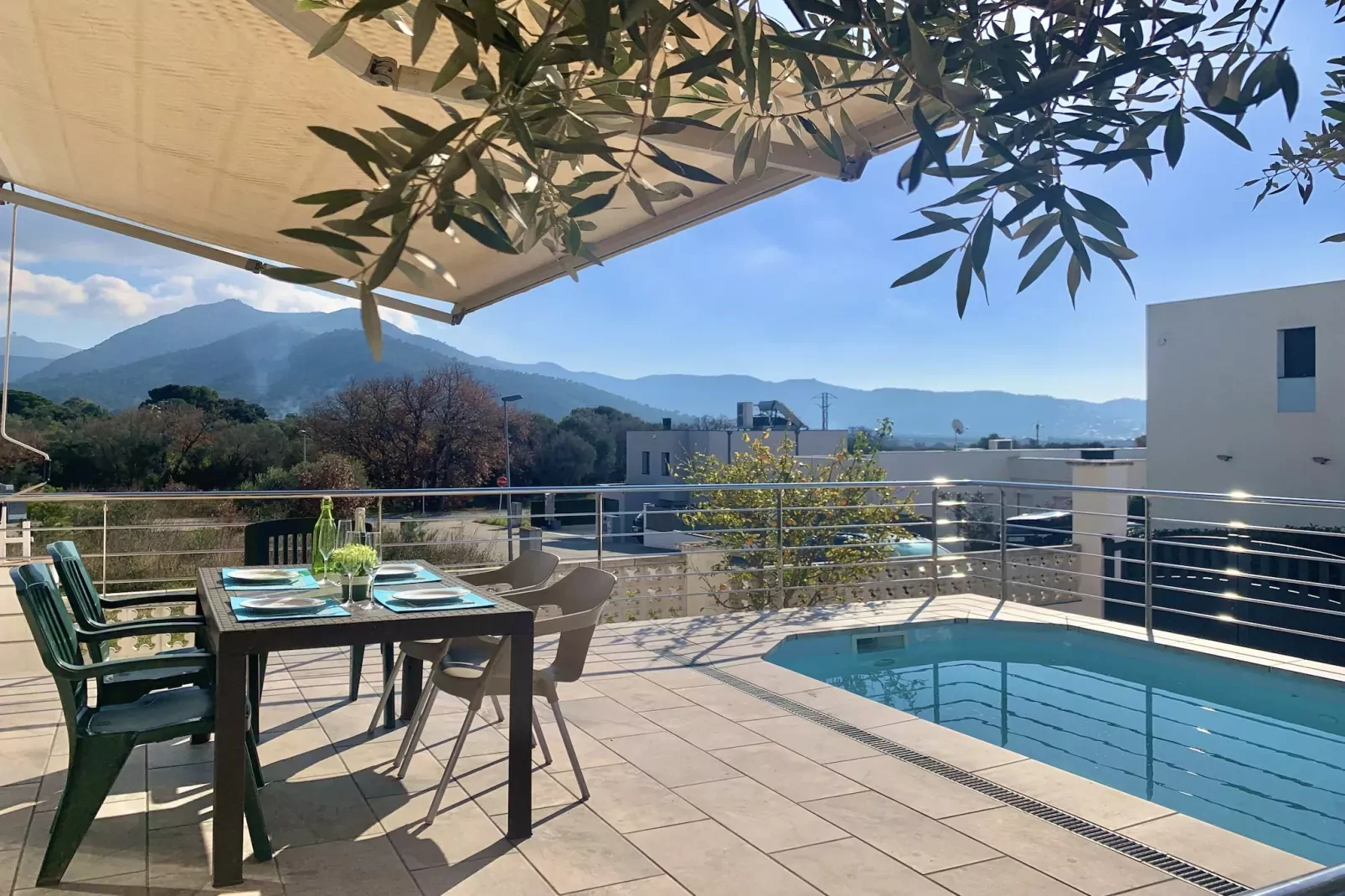 VILLA BAGES 5 Roses-Pool