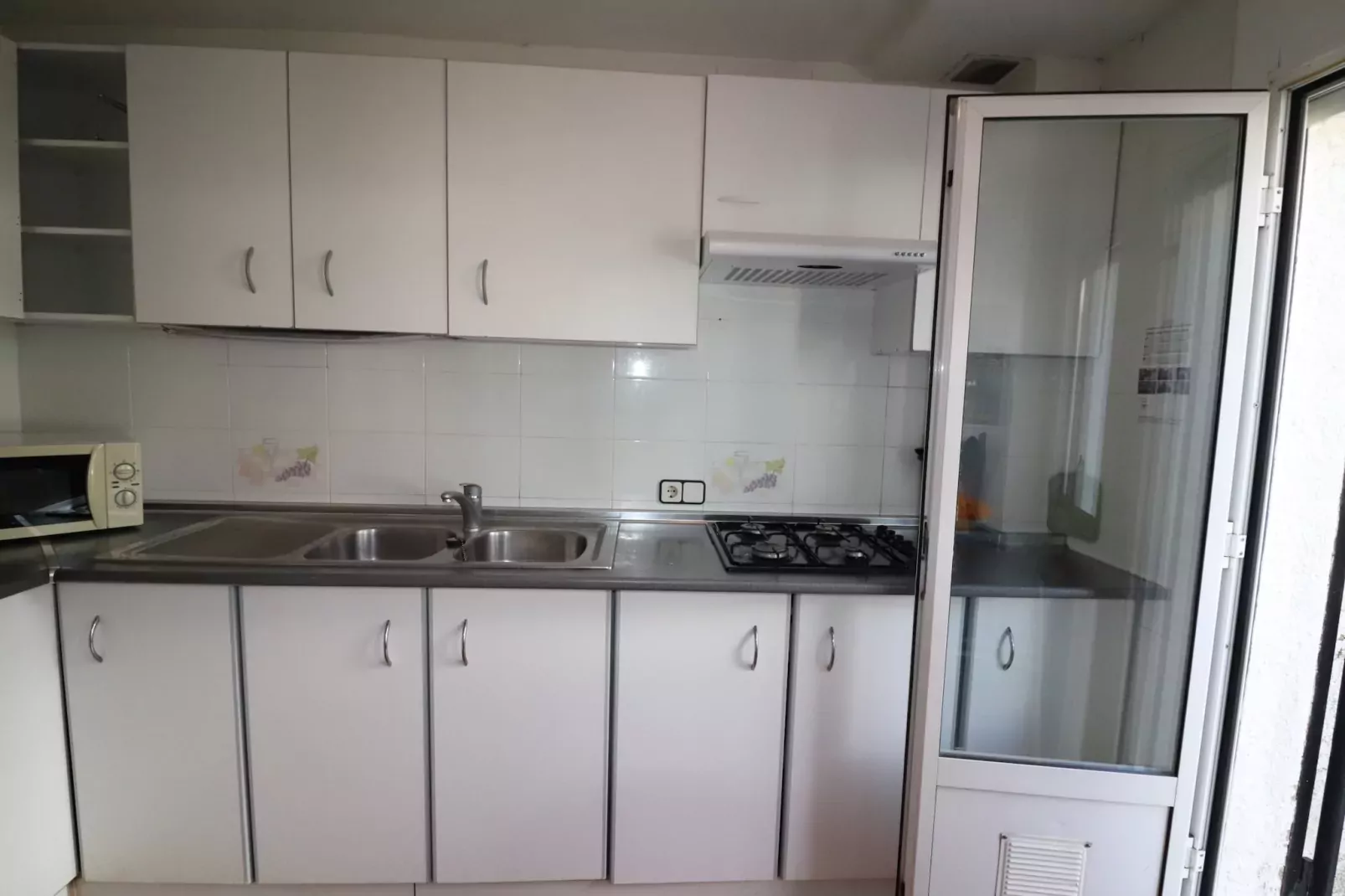 VILLA BAGES 5 Roses-Kitchen