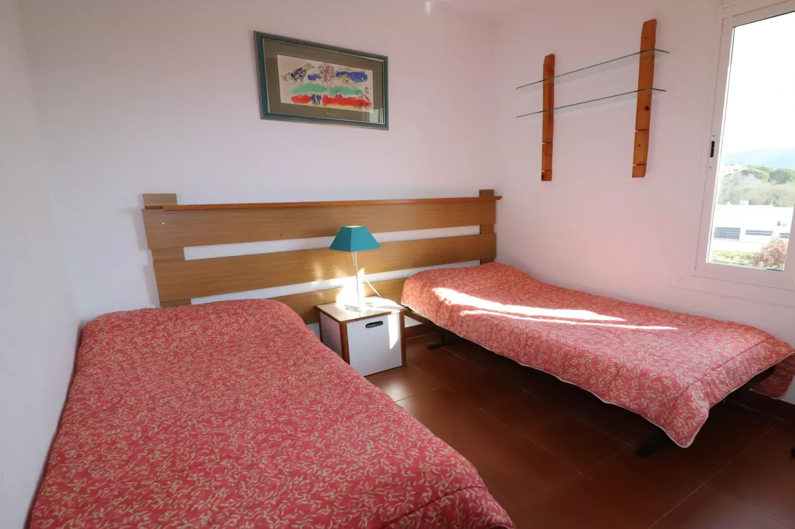 VILLA BAGES 5 Roses-Bedroom