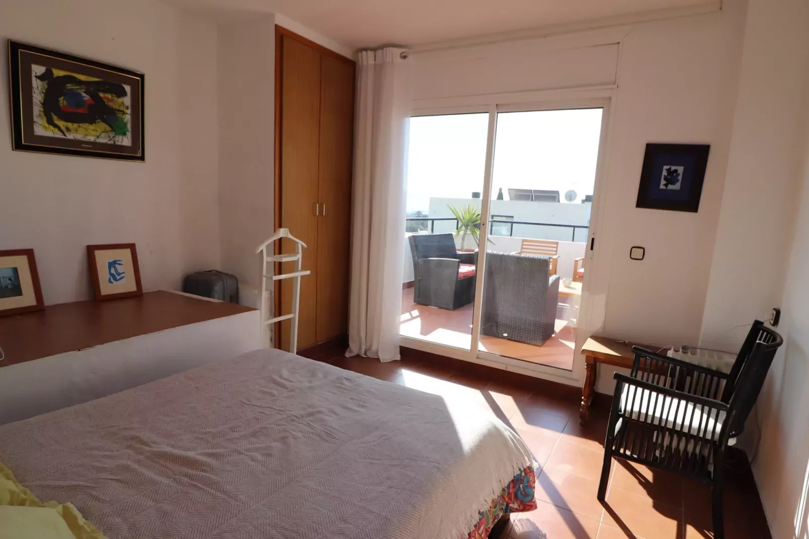 VILLA BAGES 5 Roses-Bedroom