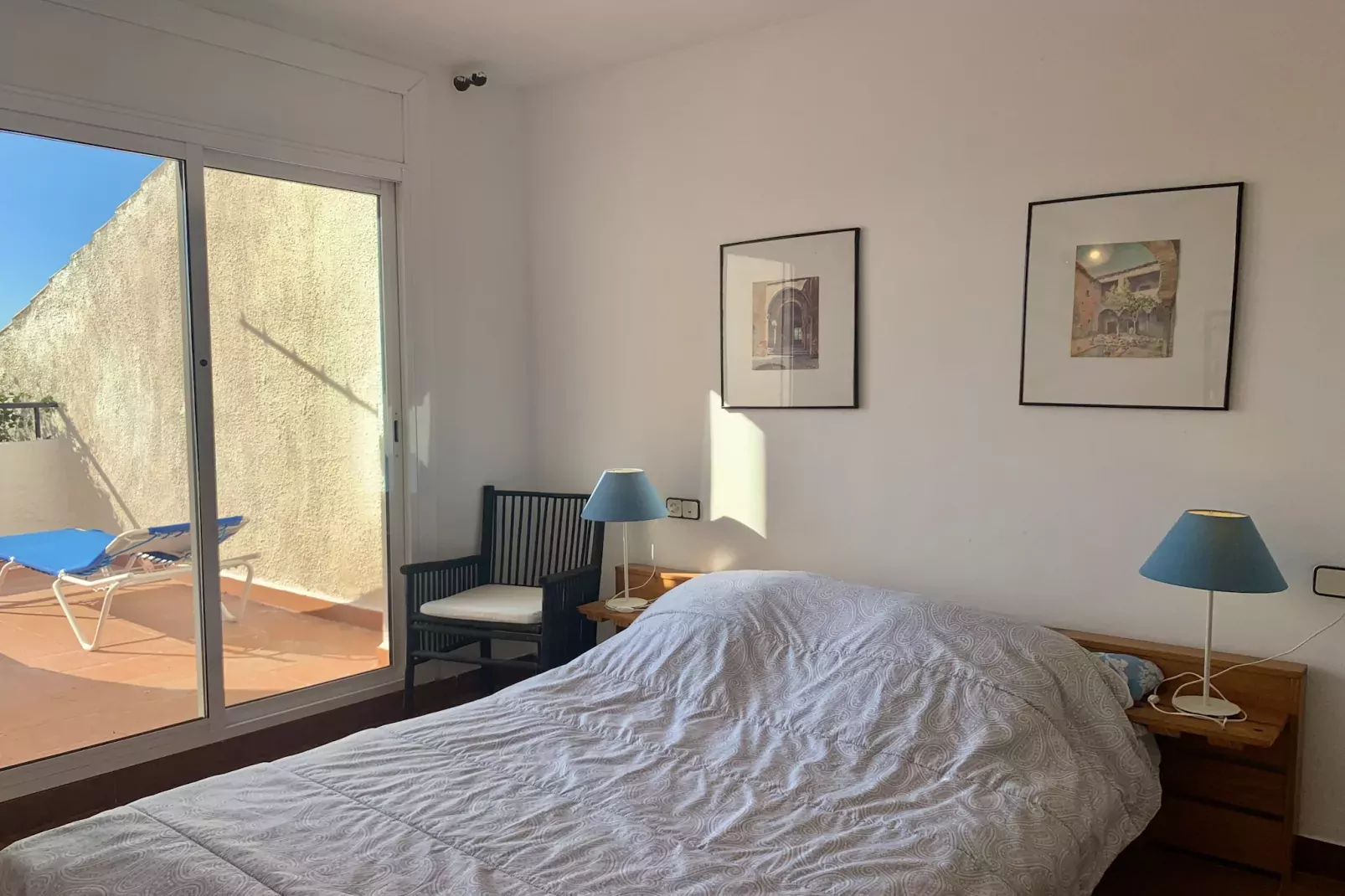 VILLA BAGES 5 Roses-Bedroom