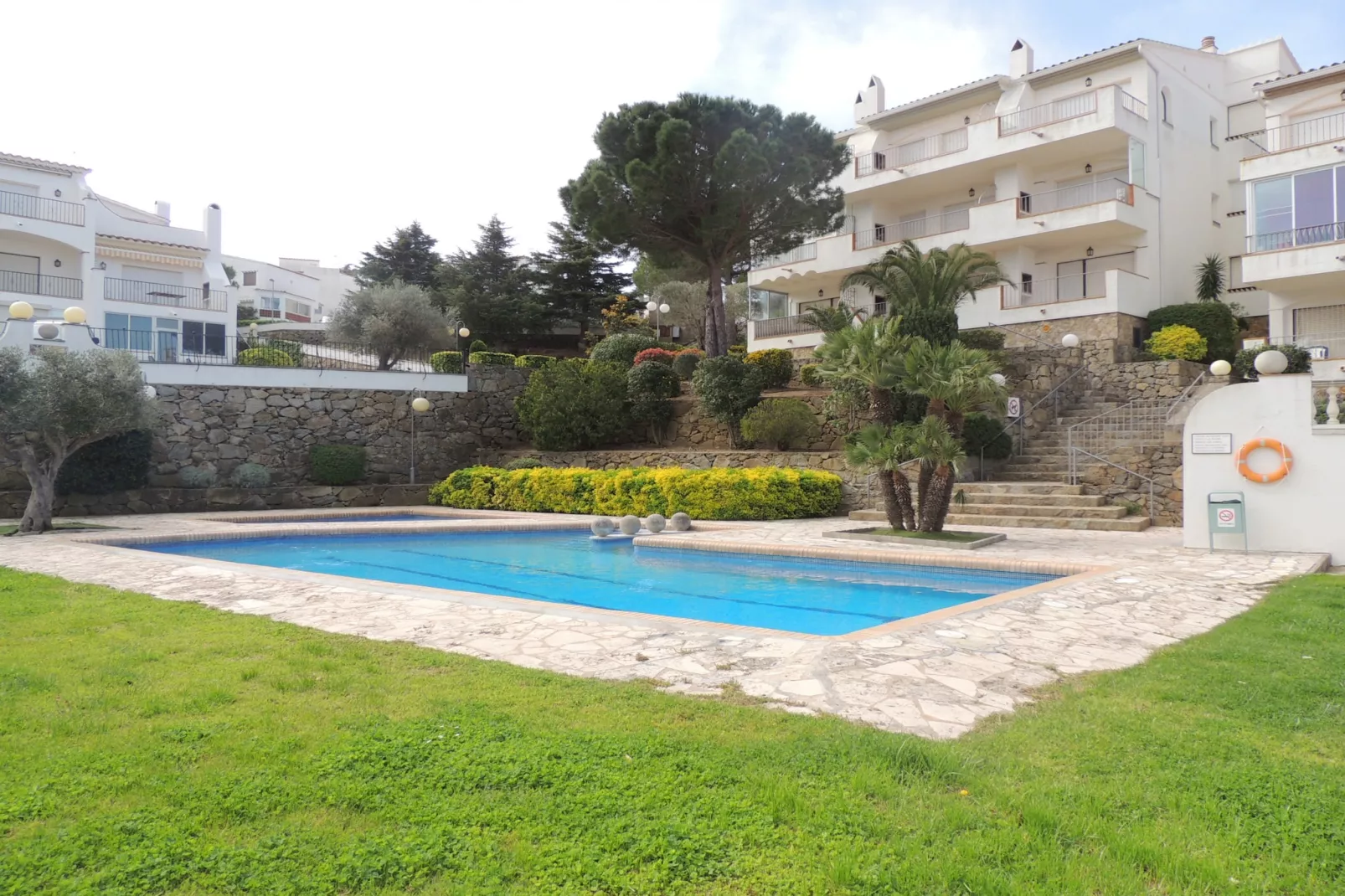 JARDINS 3 2 1 1  Roses-Pool