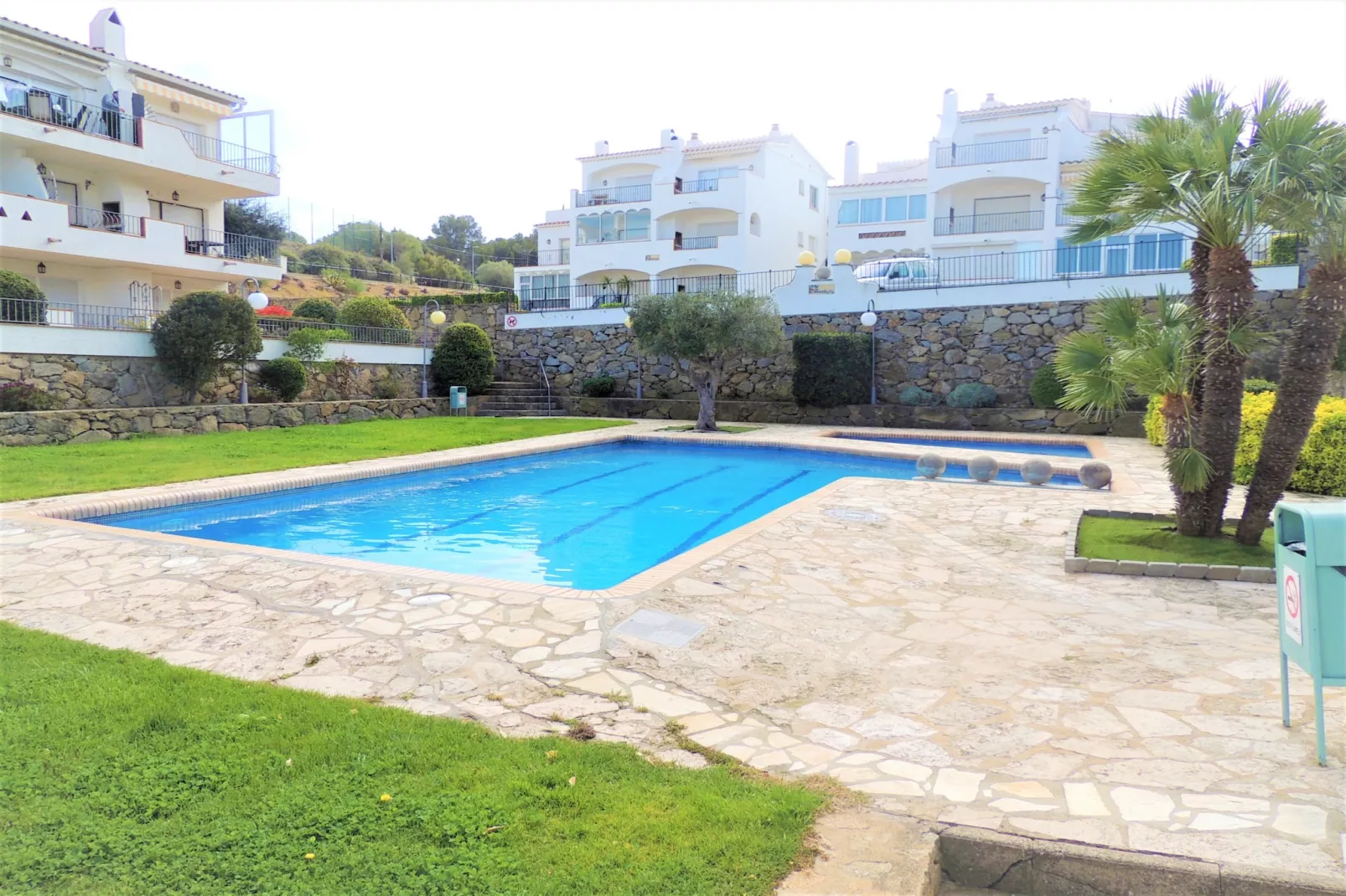 JARDINS 3 2 1 1  Roses-Pool