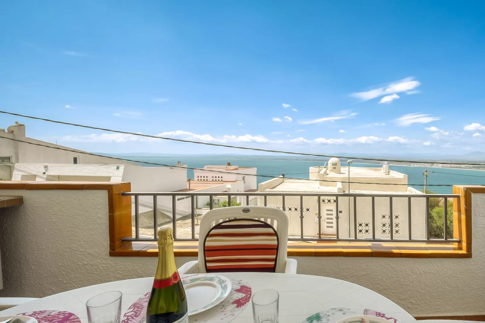 JARDINS 3 2 1 1  Roses-Terrace balcony