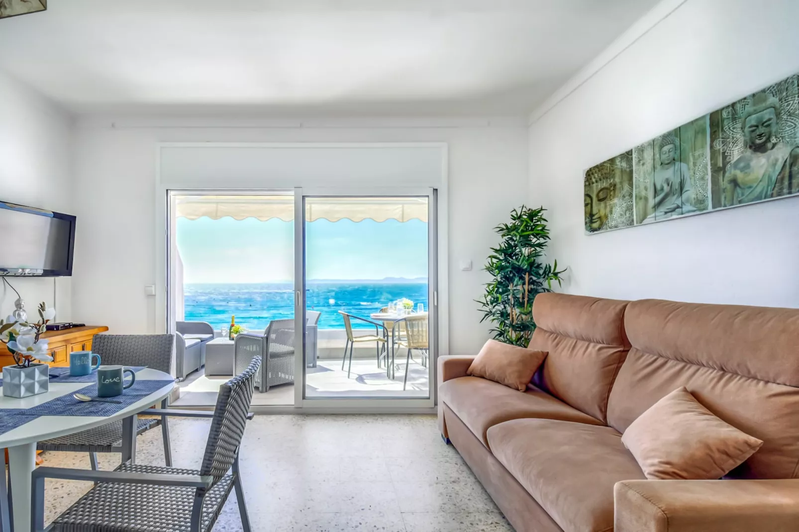 Almadrava Strand 2 Roses-Living room