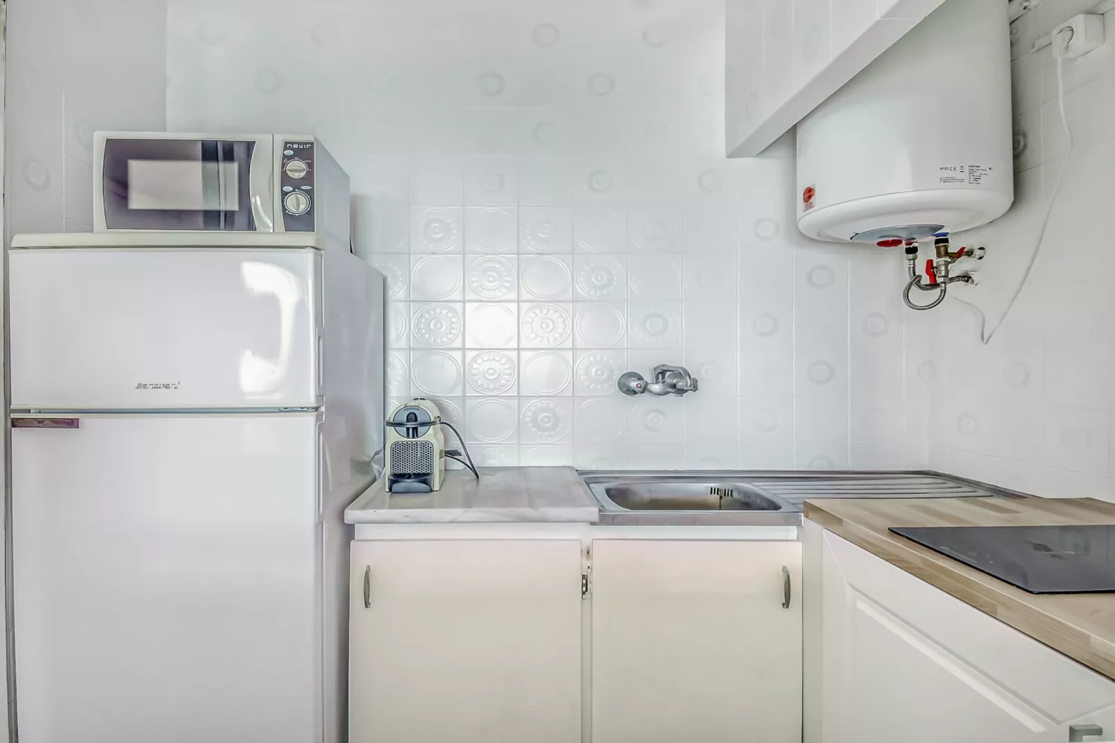 Almadrava Strand 2 Roses-Kitchen