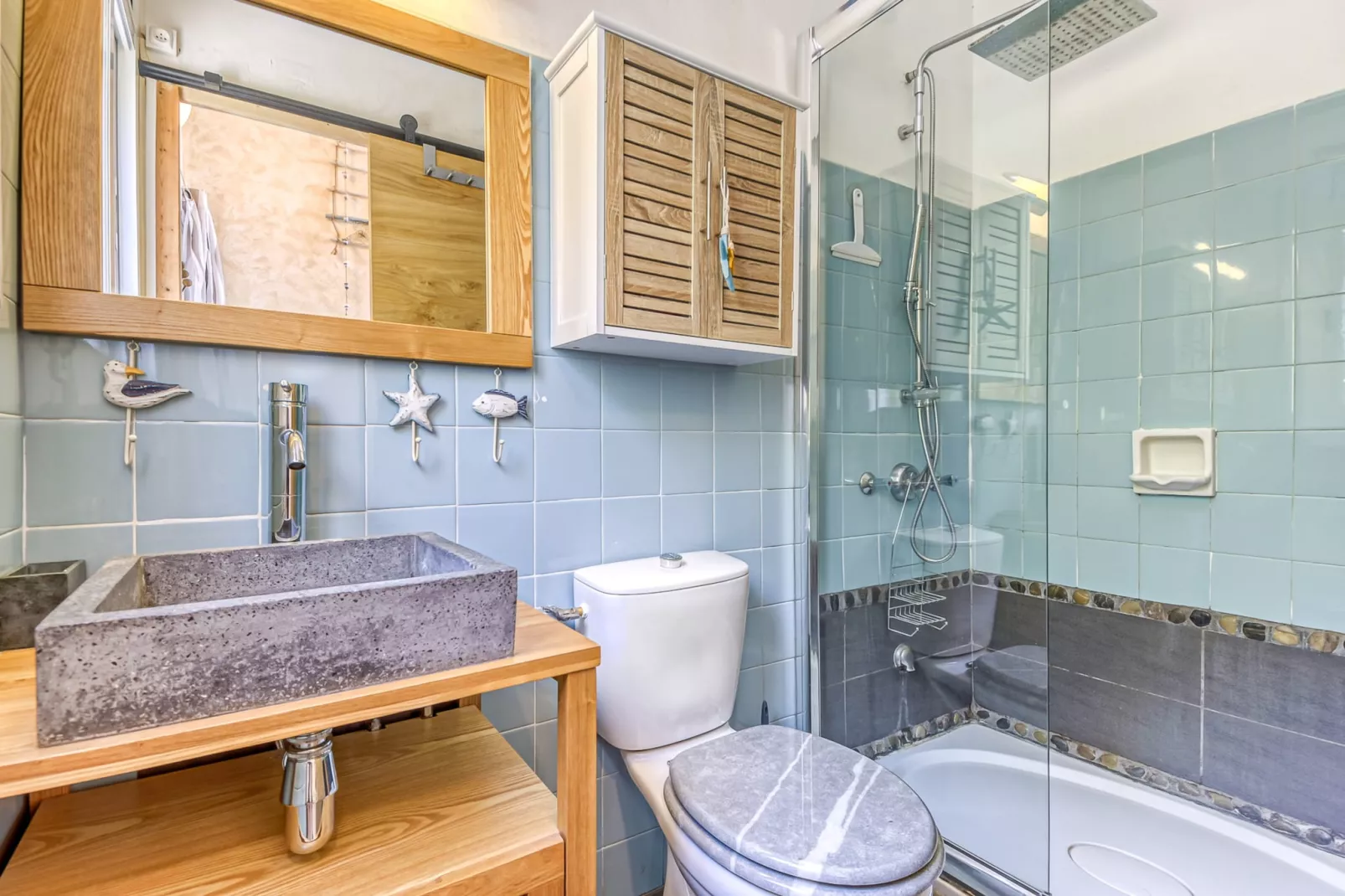 LAS OLAS 1C Roses-Badezimmer