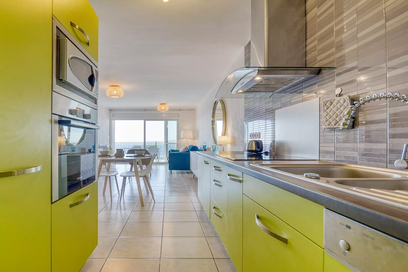 BELLEZZA 2b Canyelles Roses-Kitchen
