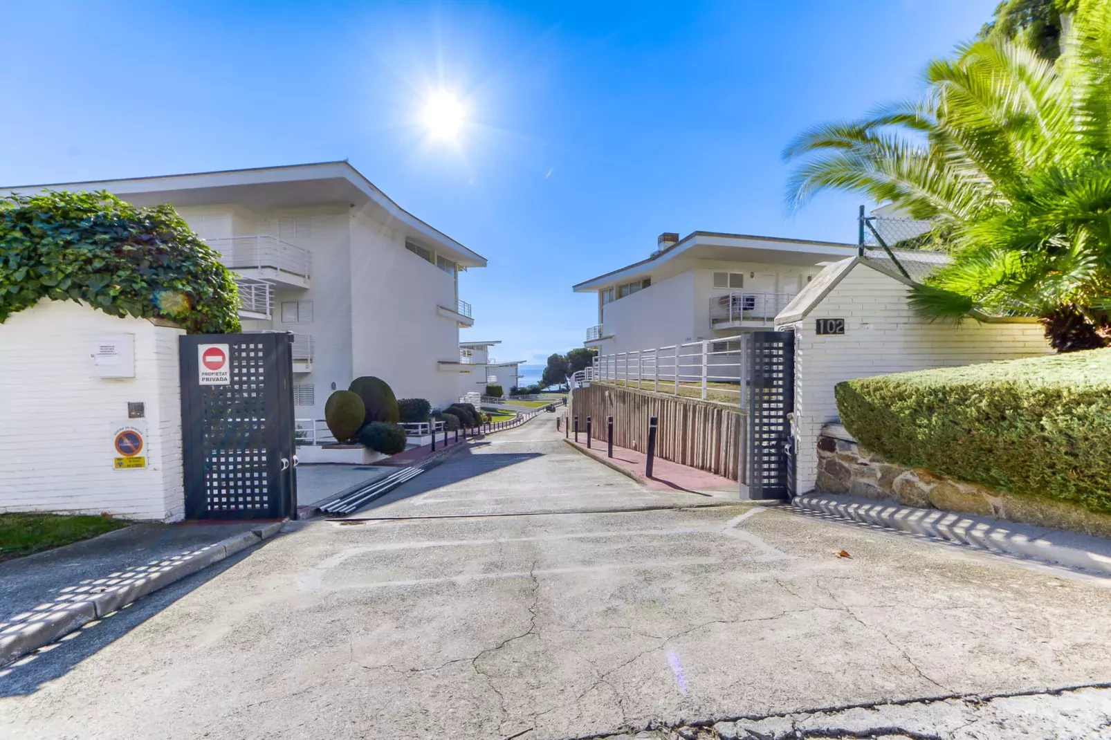 RESIDENCIAL ALMADRAVA 2 Roses-Exterior summer