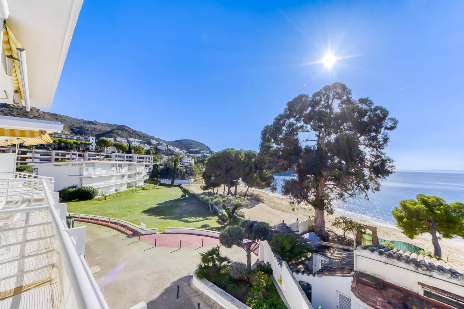 RESIDENCIAL ALMADRAVA 2 Roses-View summer