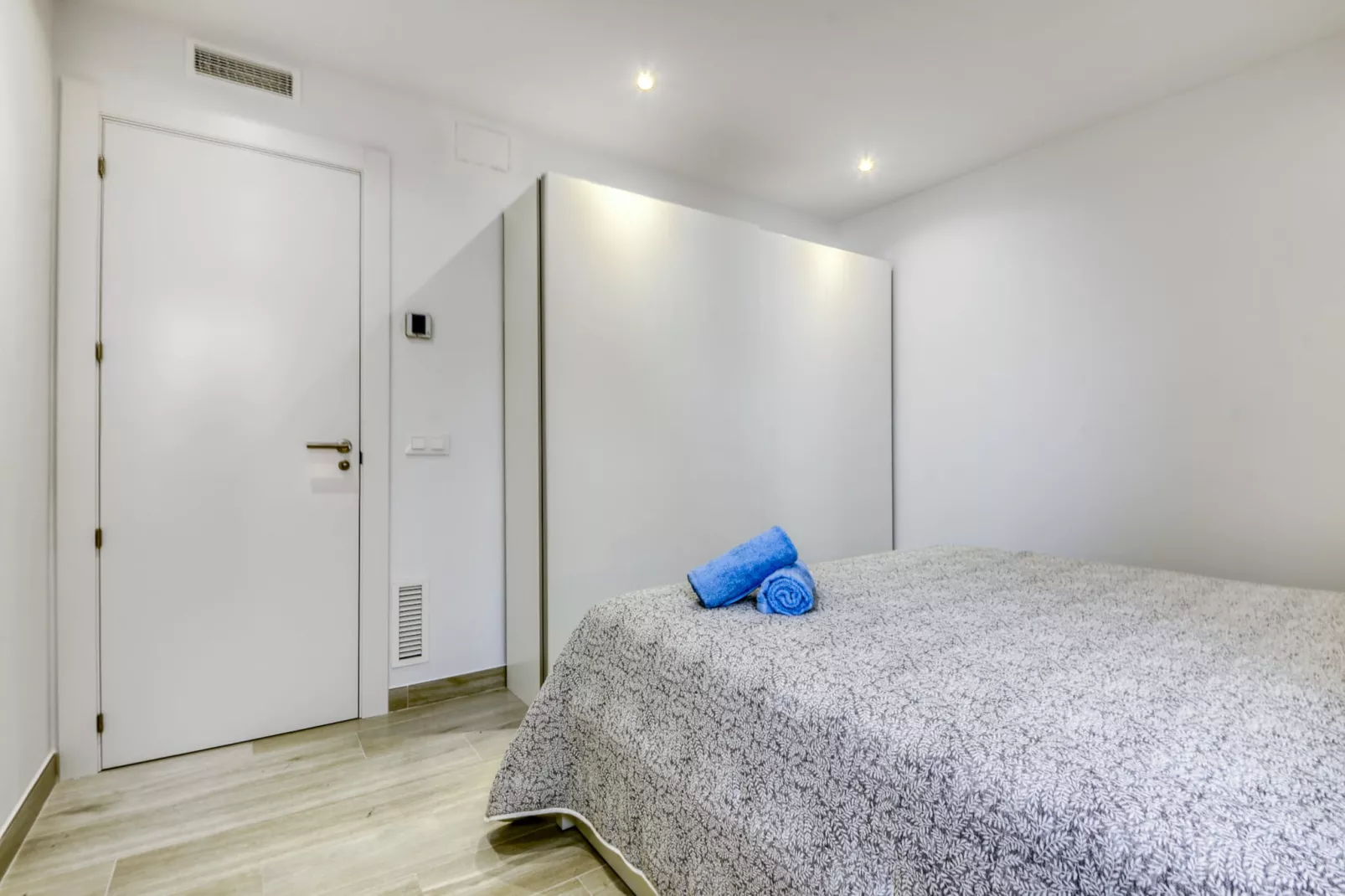 DALLAS ATIC-Bedroom