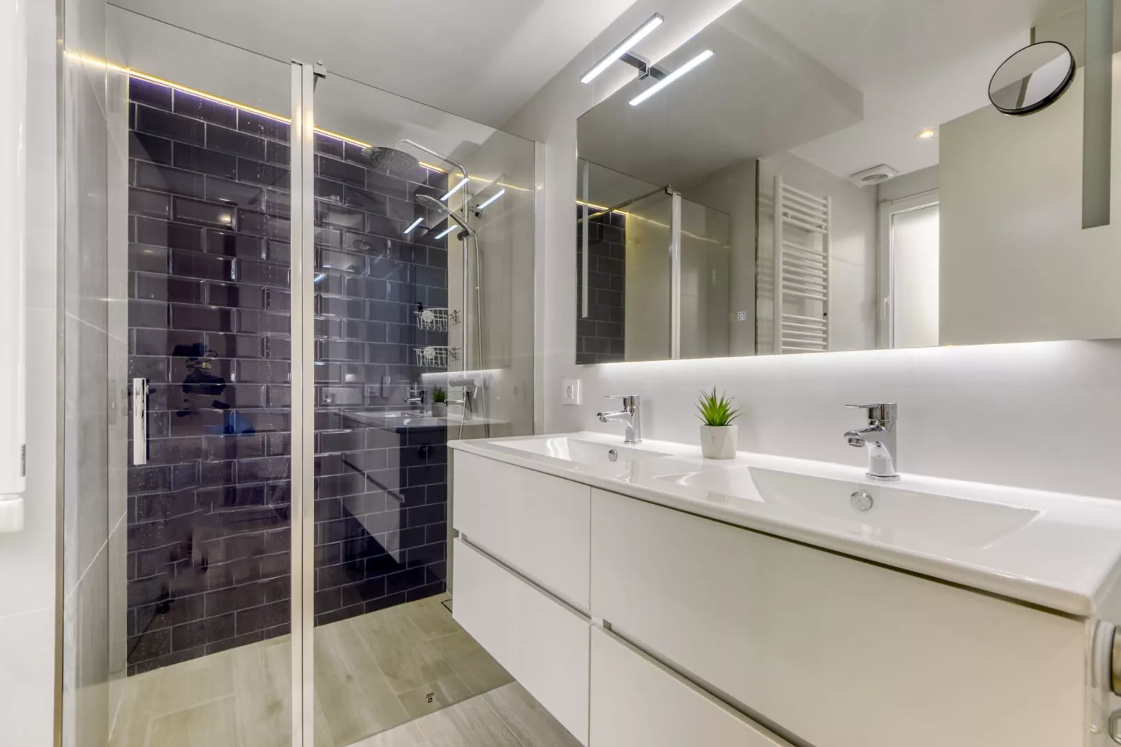 DALLAS ATIC-Bathroom