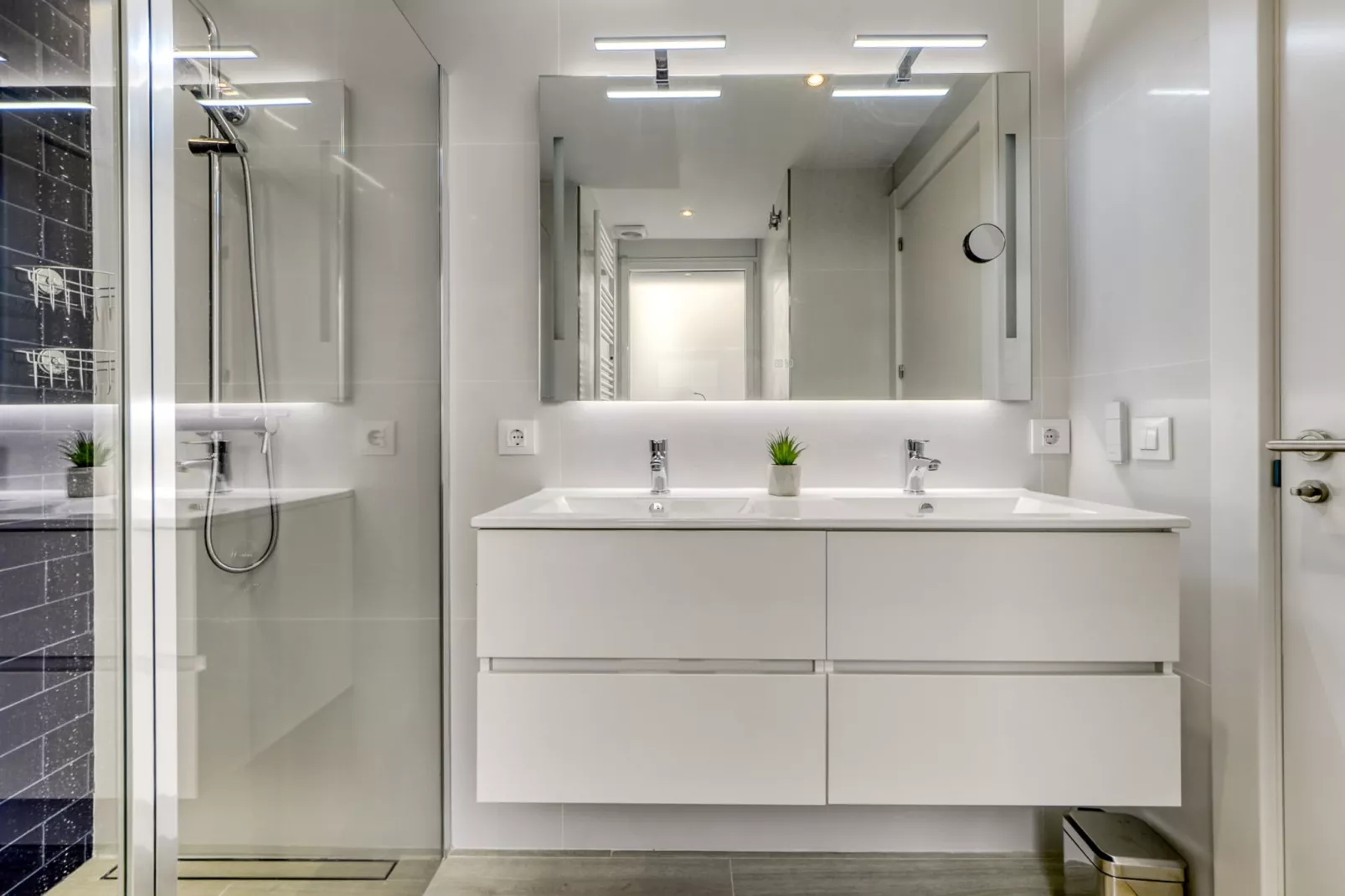 DALLAS ATIC-Bathroom