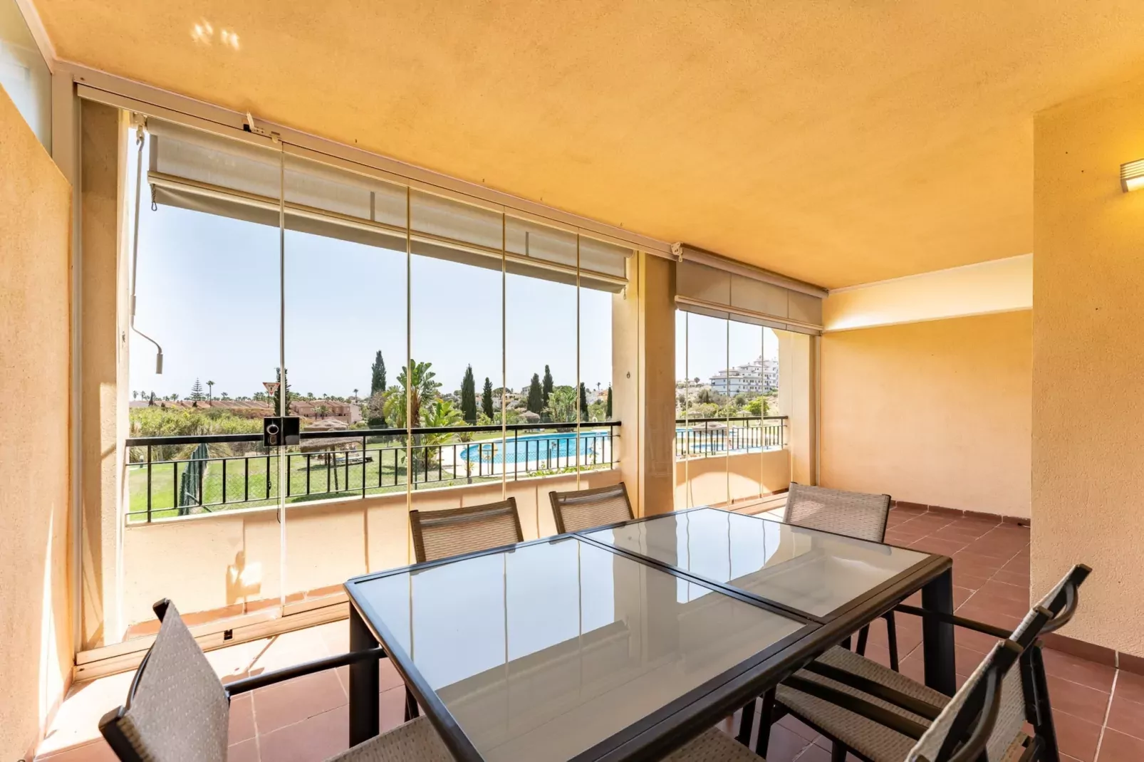 CT 317 - Faro's Playa Marina Apartment-Dining room