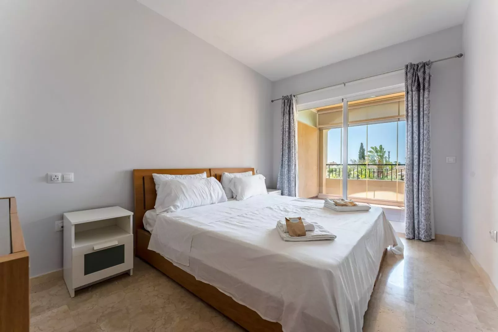 CT 317 - Faro's Playa Marina Apartment-Bedroom