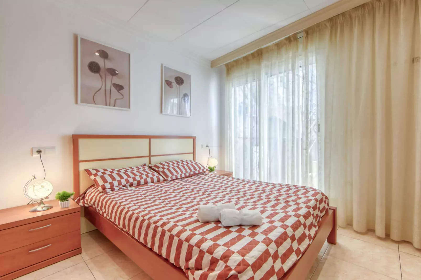 CASA PUIG ROM 40 Roses-Bedroom