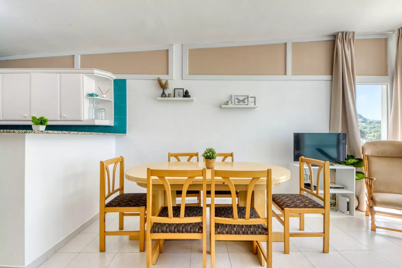 RESIDENCIAL ALMADRAVA 4  Roses-Dining room