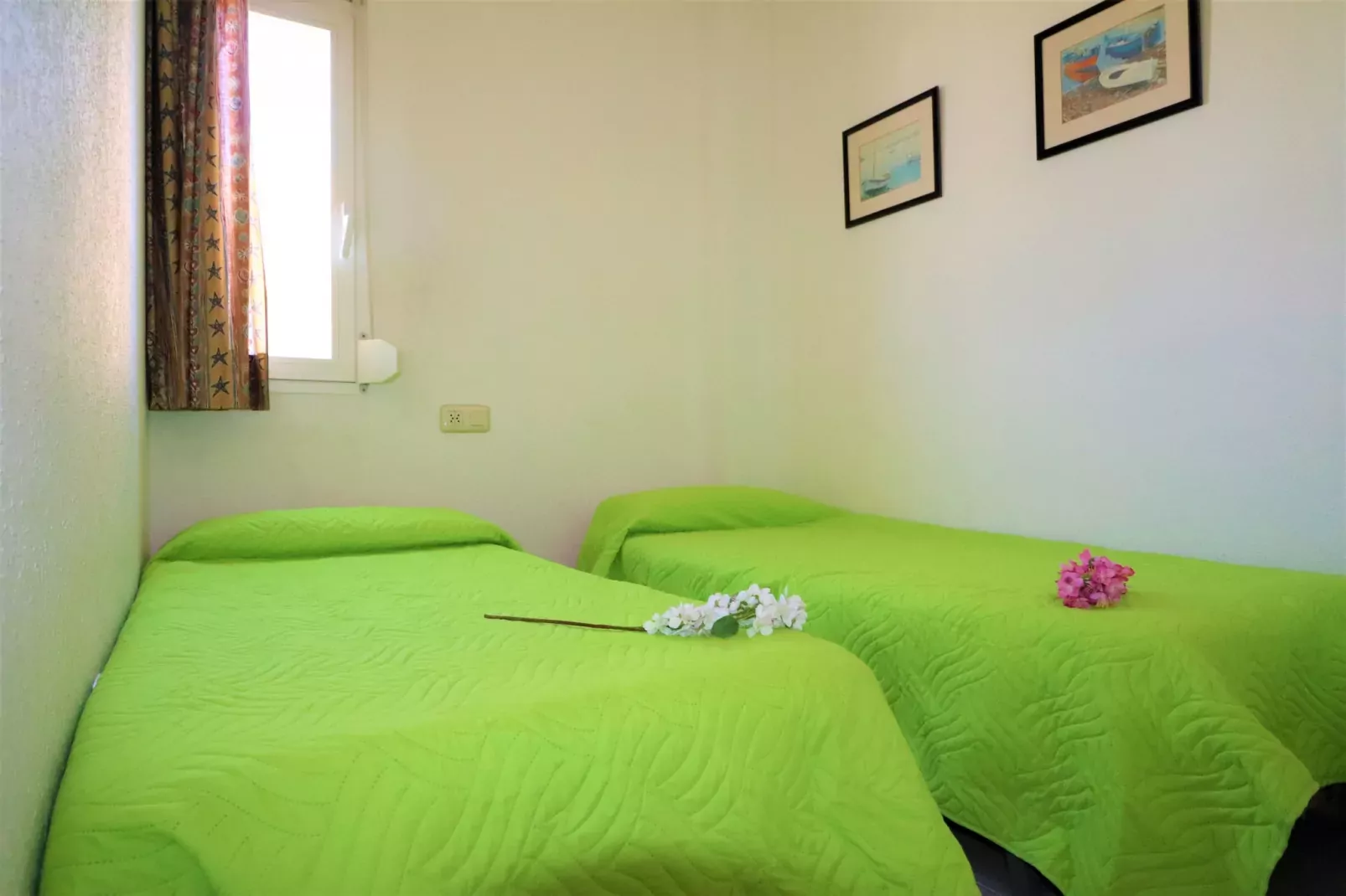 MEDITERRANEO  2 3 6 Roses-Chambre