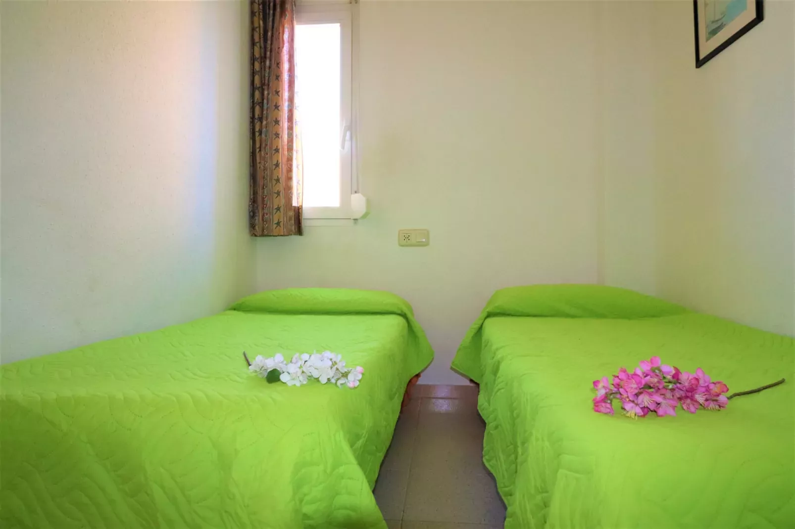 MEDITERRANEO  2 3 6 Roses-Chambre