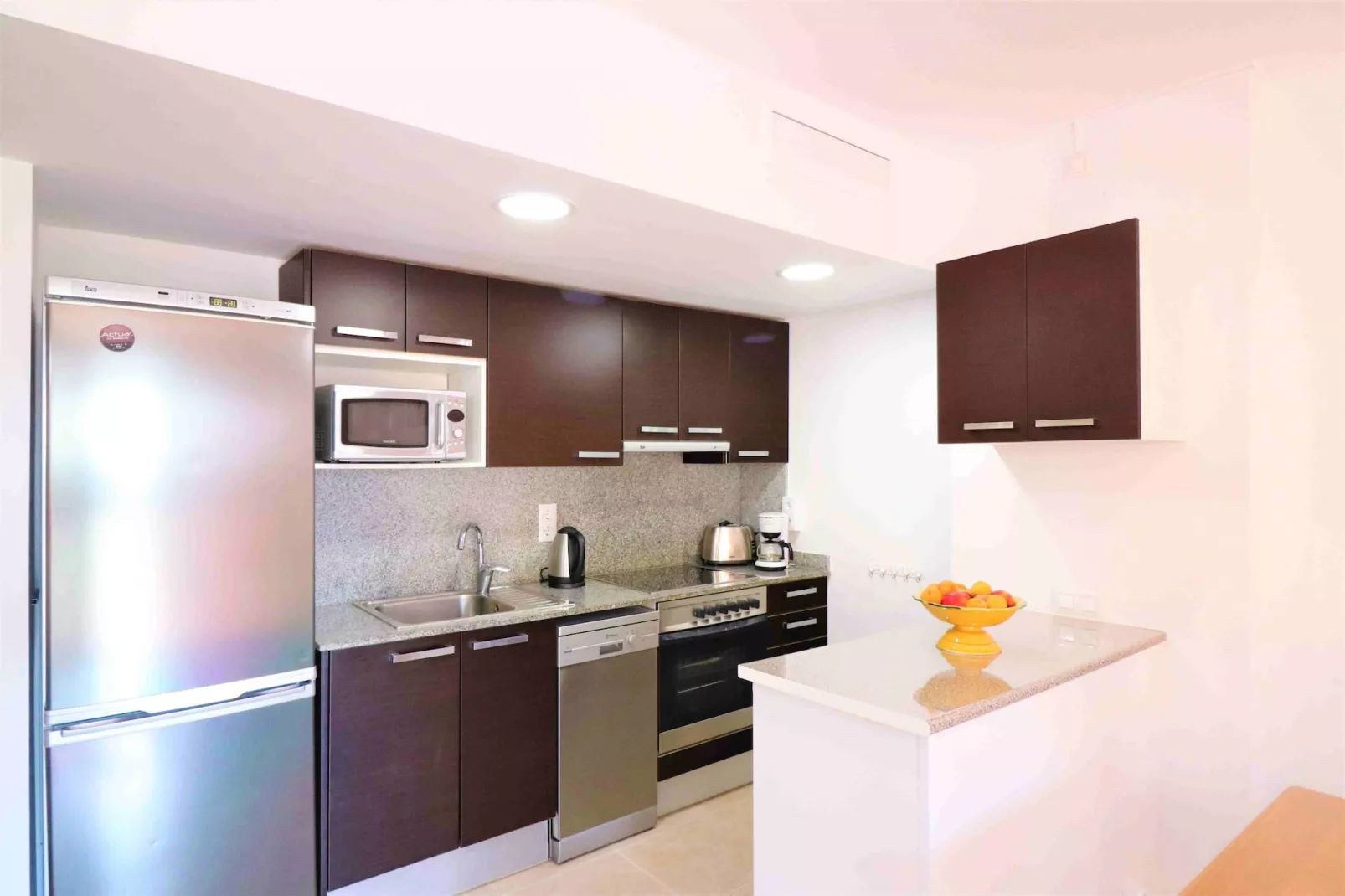 MARINES MESTRAL  2 5 Roses-Kitchen