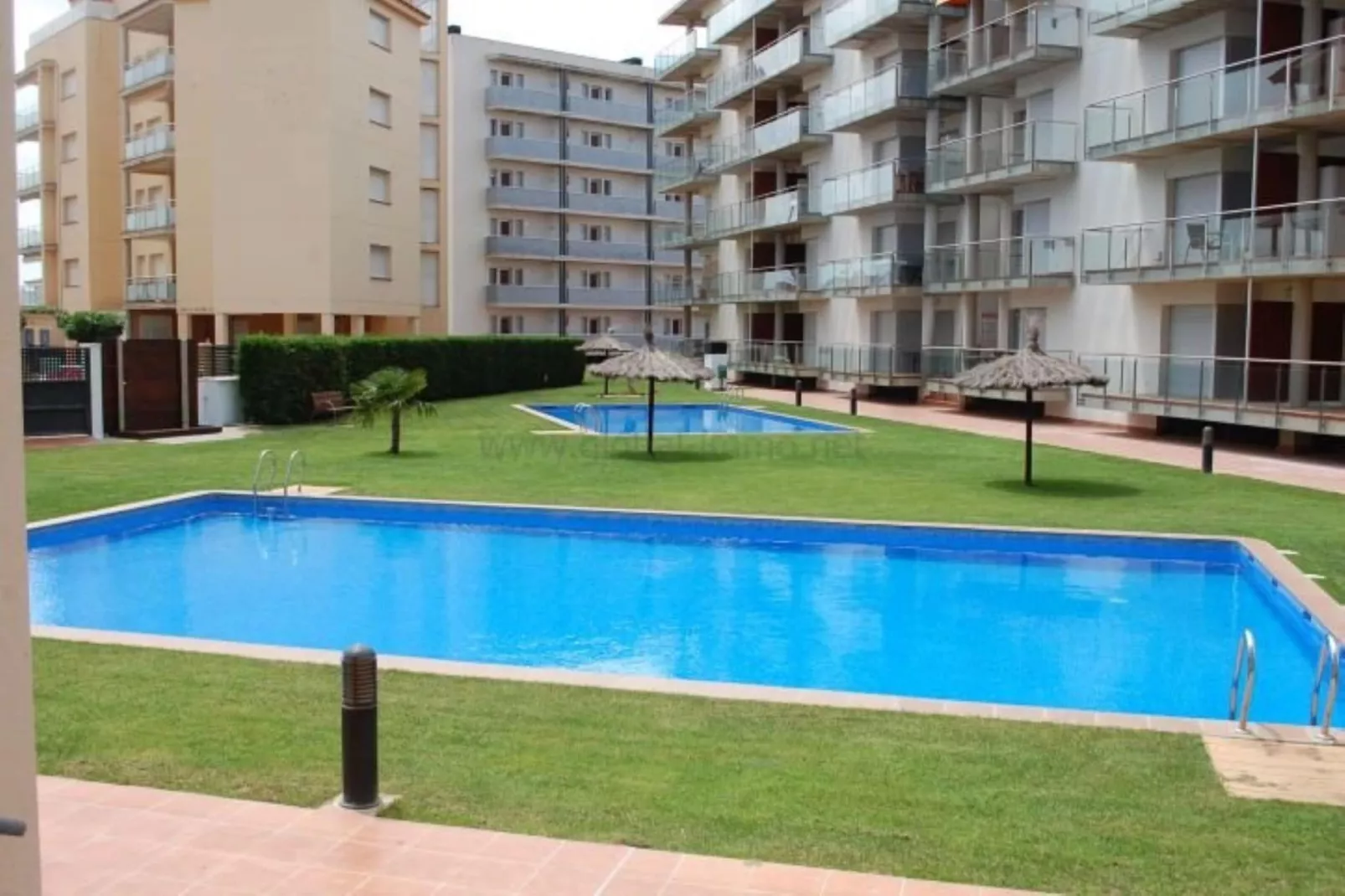 MARINES MESTRAL  2 5 Roses-Pool