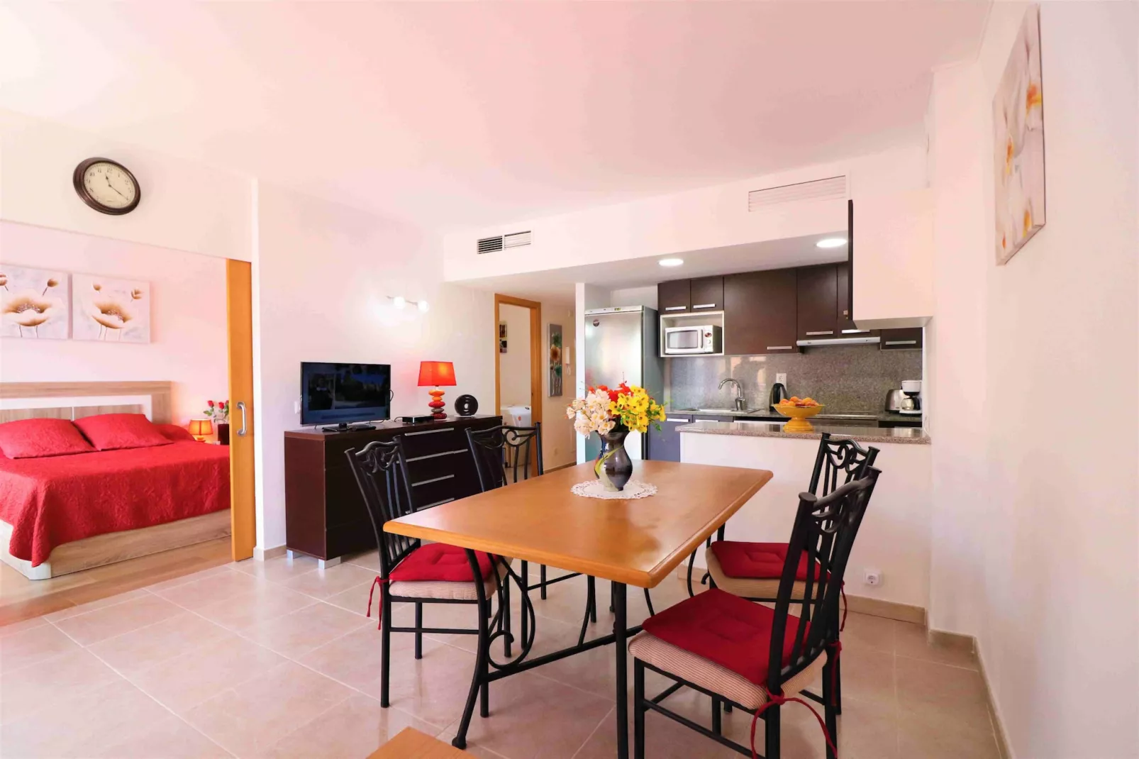 MARINES MESTRAL  2 5 Roses-Dining room