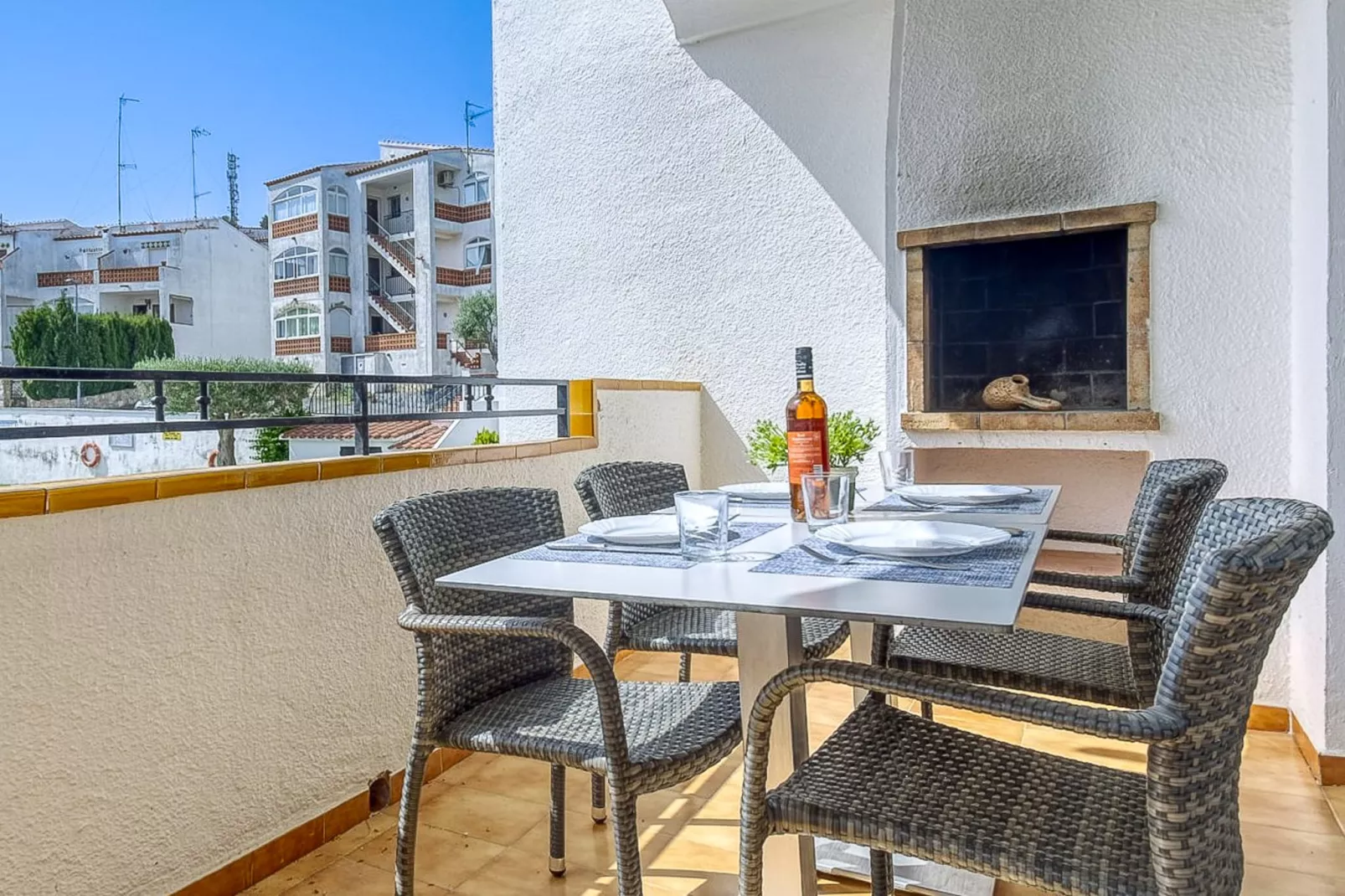 JARDINS I 22 Roses-Terrassenbalkon