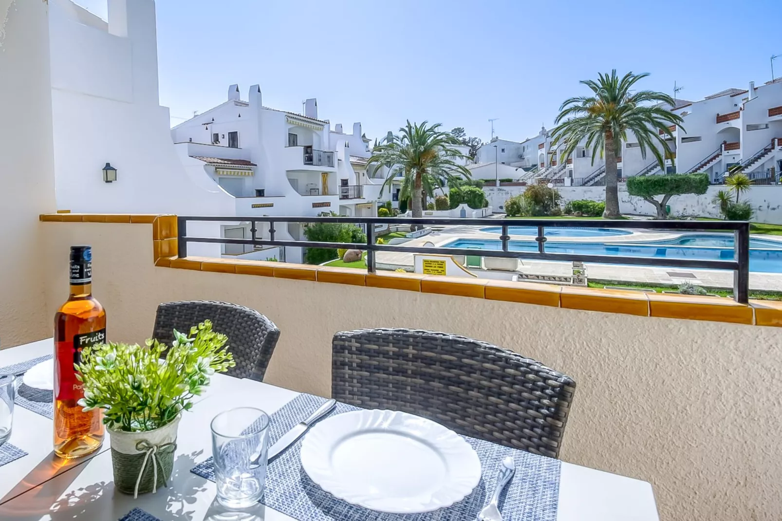 JARDINS I 22 Roses-Terrassenbalkon