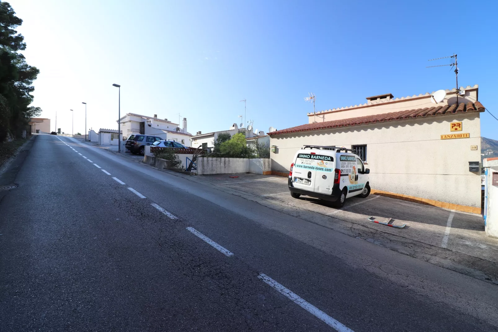 LANZAROTE 1 2 Roses-Areas summer 1km