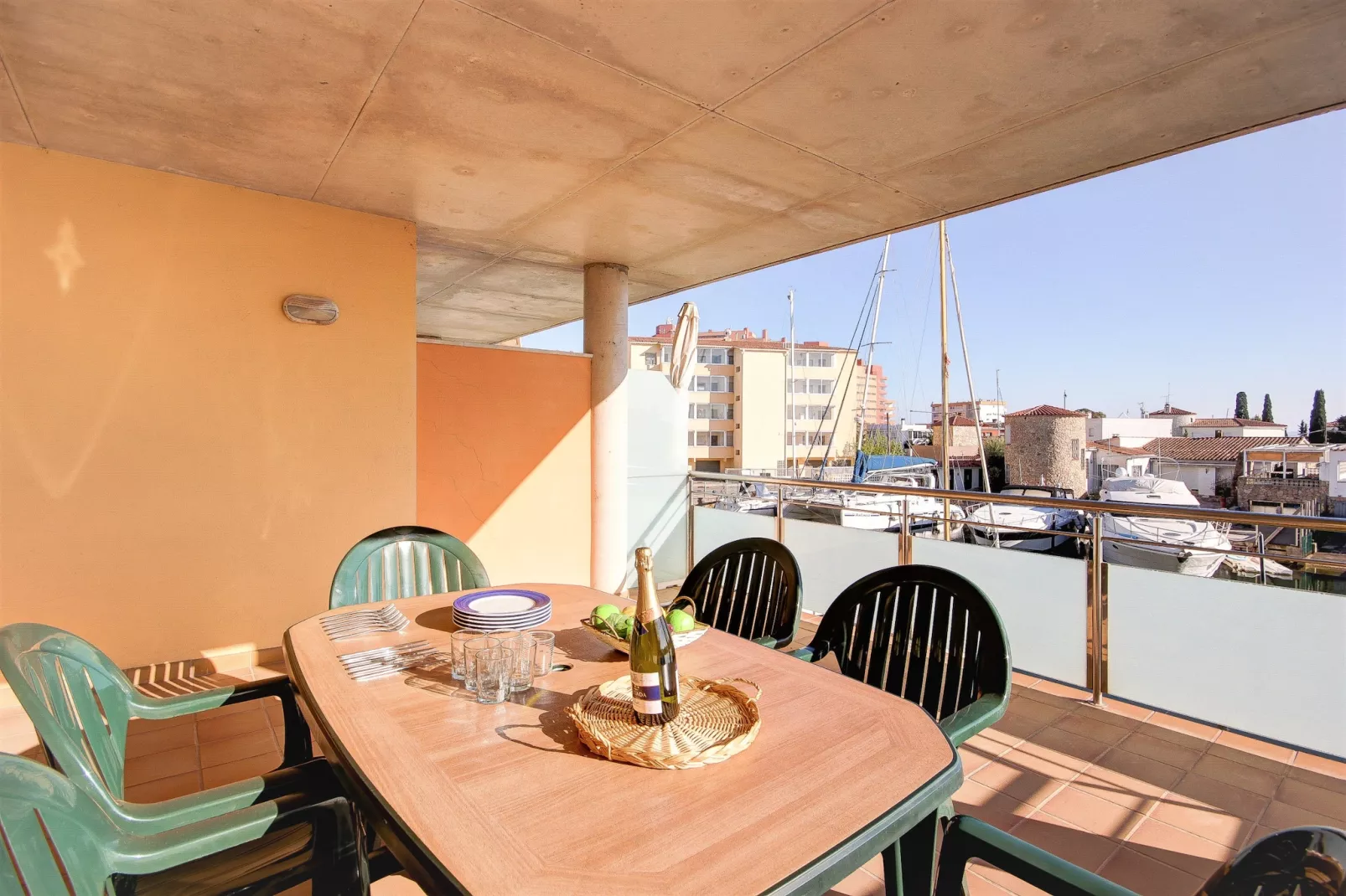 CAP MESTRAL 1A Roses-Terrassenbalkon