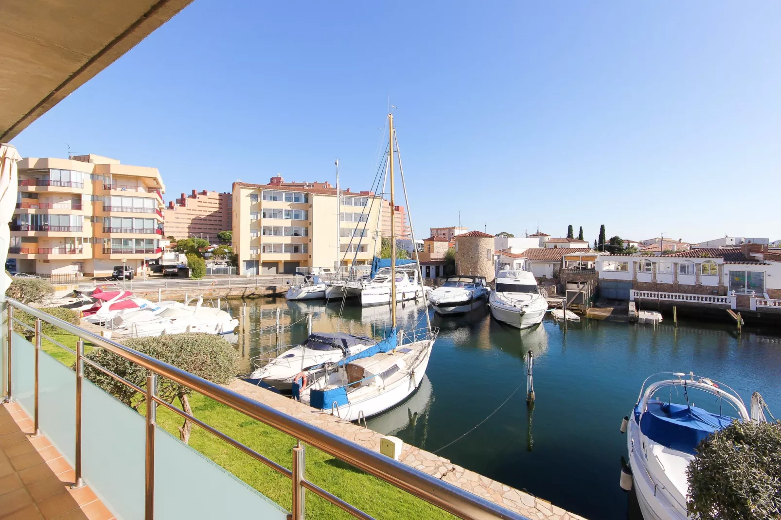 CAP MESTRAL 1A Roses-Aussicht Sommer