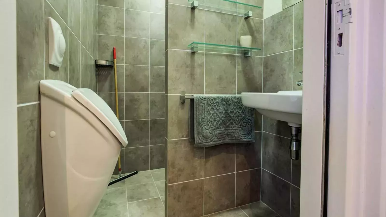 Wellnesshuisje Kalheupink-Bathroom