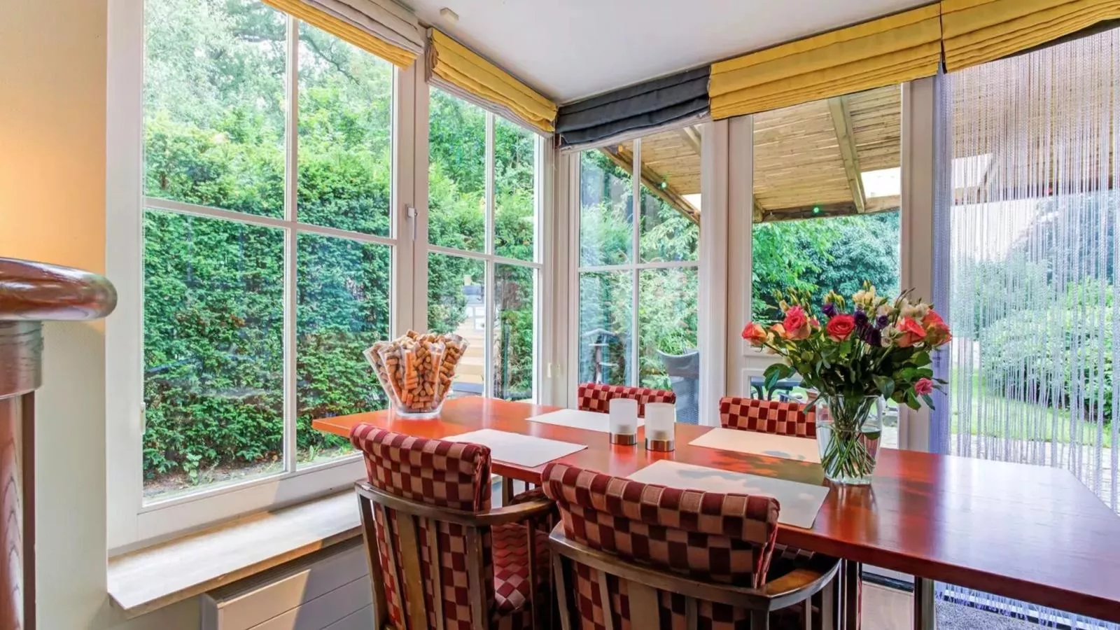 Wellnesshuisje Kalheupink-Dining room