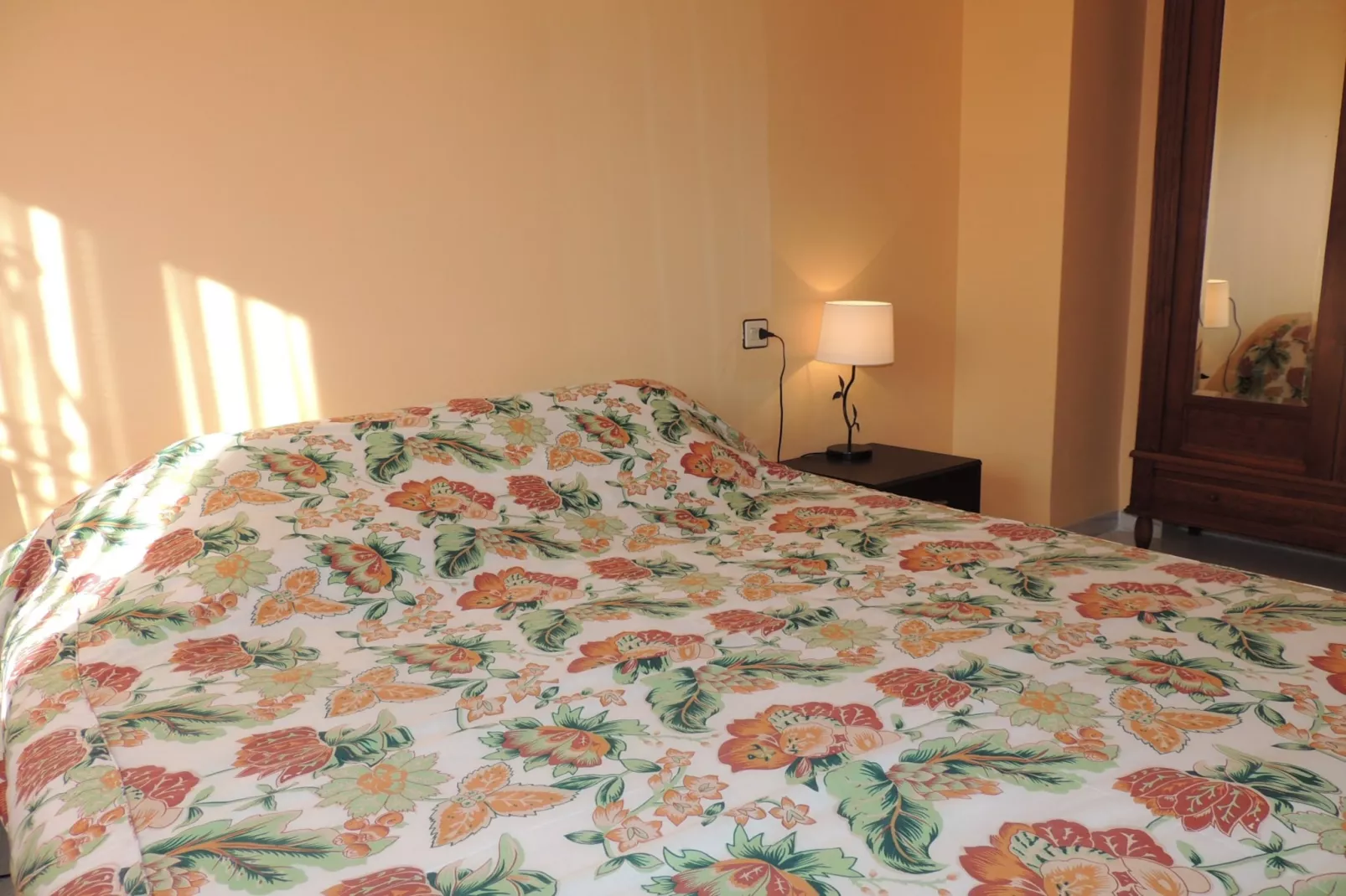 PROA 1 4 Roses-Bedroom