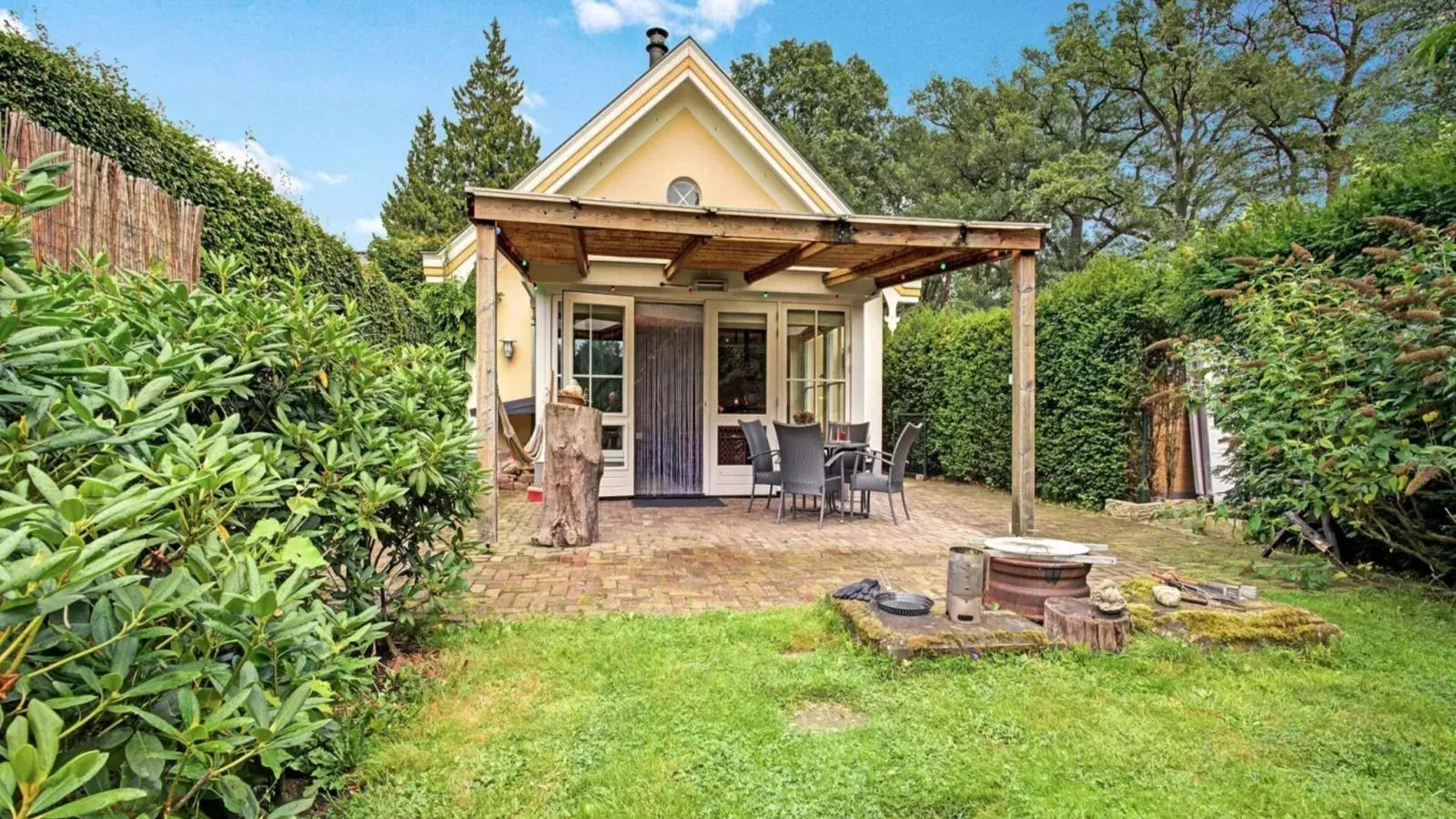 Wellnesshuisje Kalheupink-Exterior summer