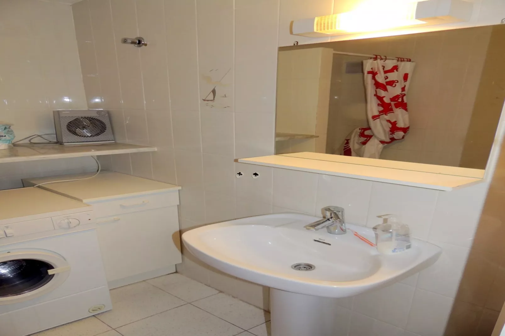 PROA 1 4 Roses-Bathroom