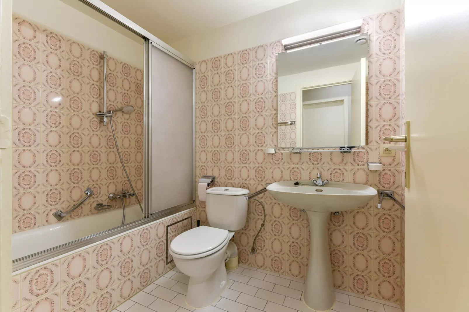 Residence REJANE-63-Bathroom