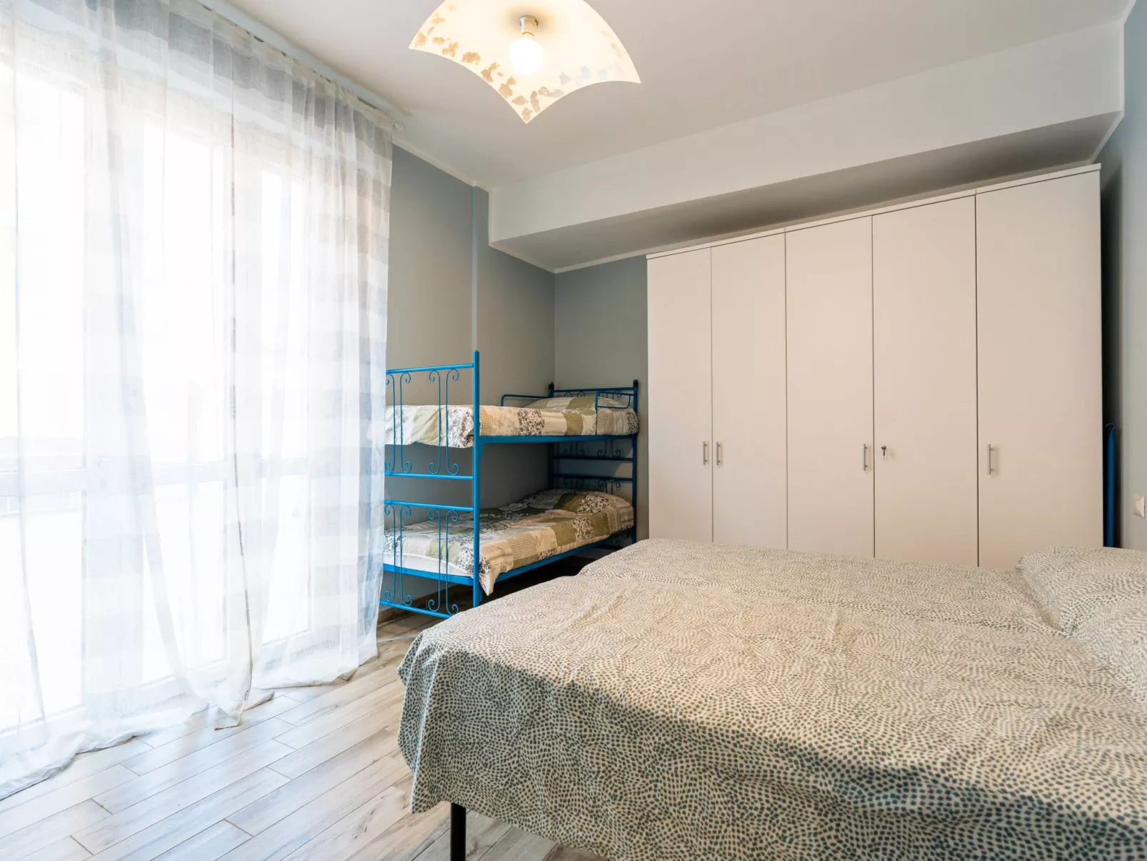 Maurizio's Place-Inside