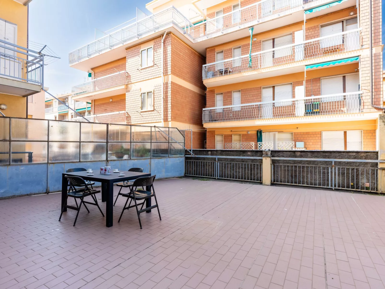 Maurizio's Place-Outside
