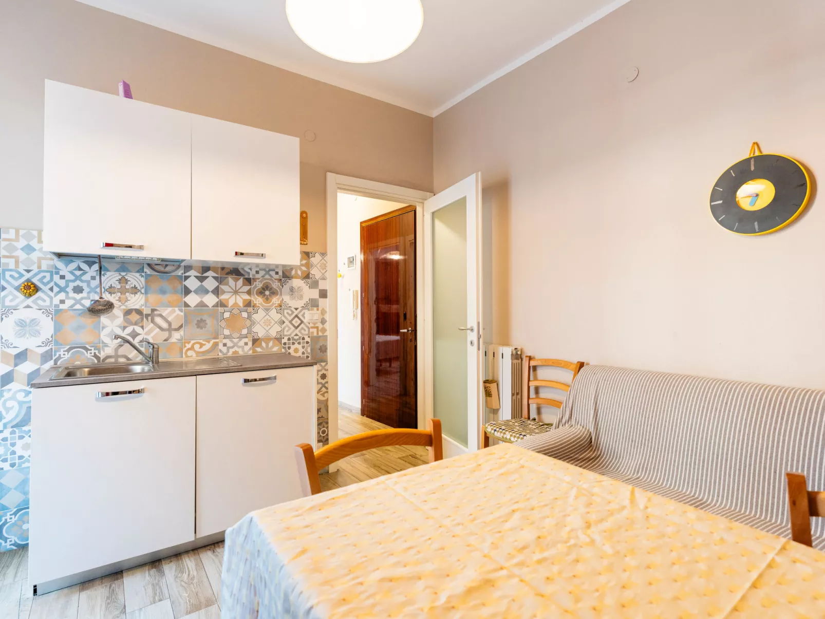 Maurizio's Place-Inside