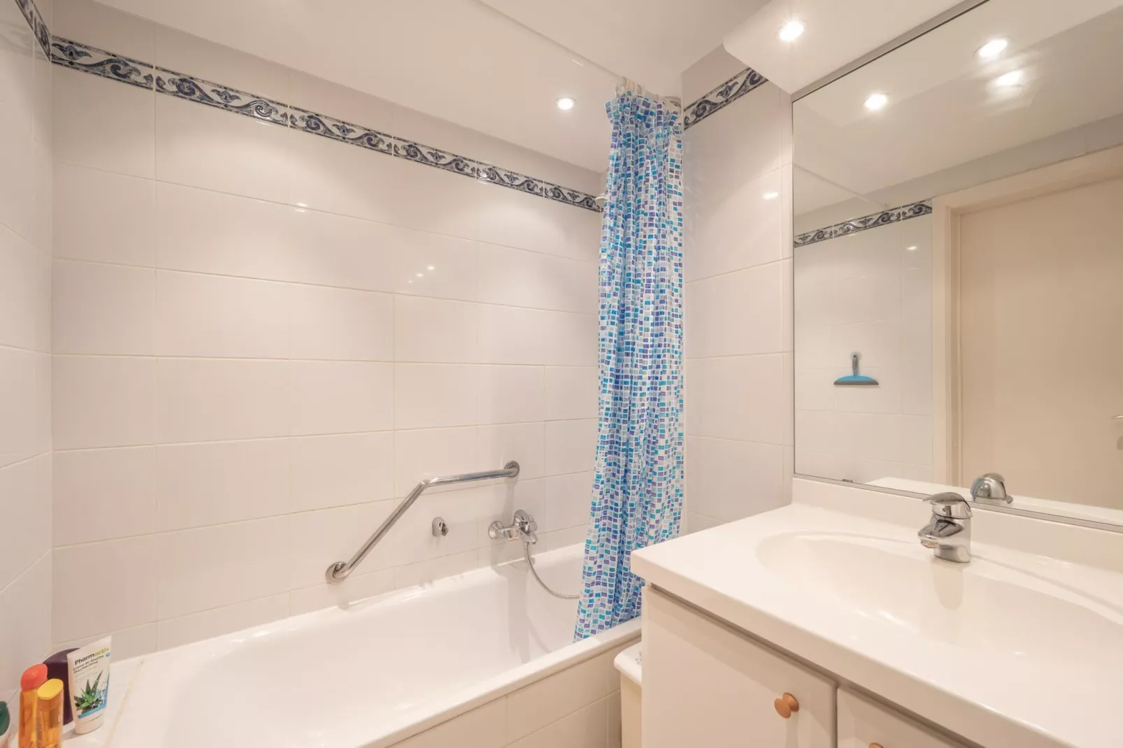Residence FABIOLA-4F-Bathroom