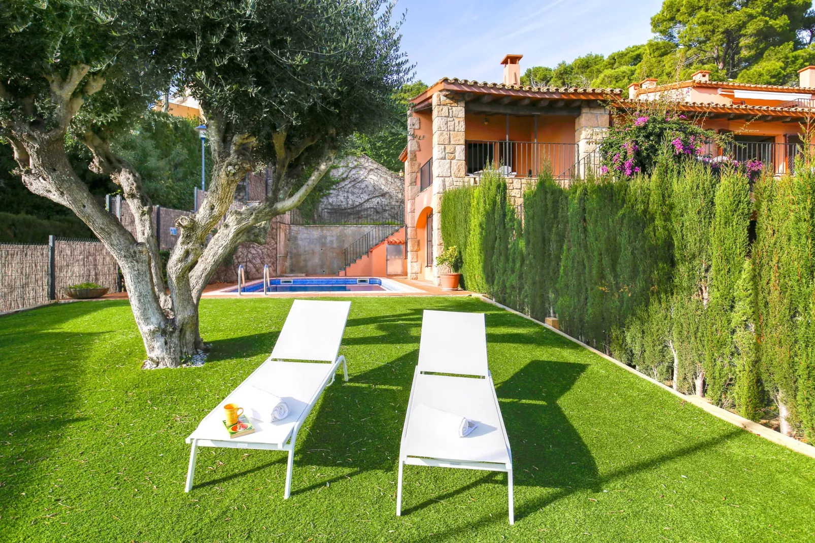 Esquer-Gardens summer