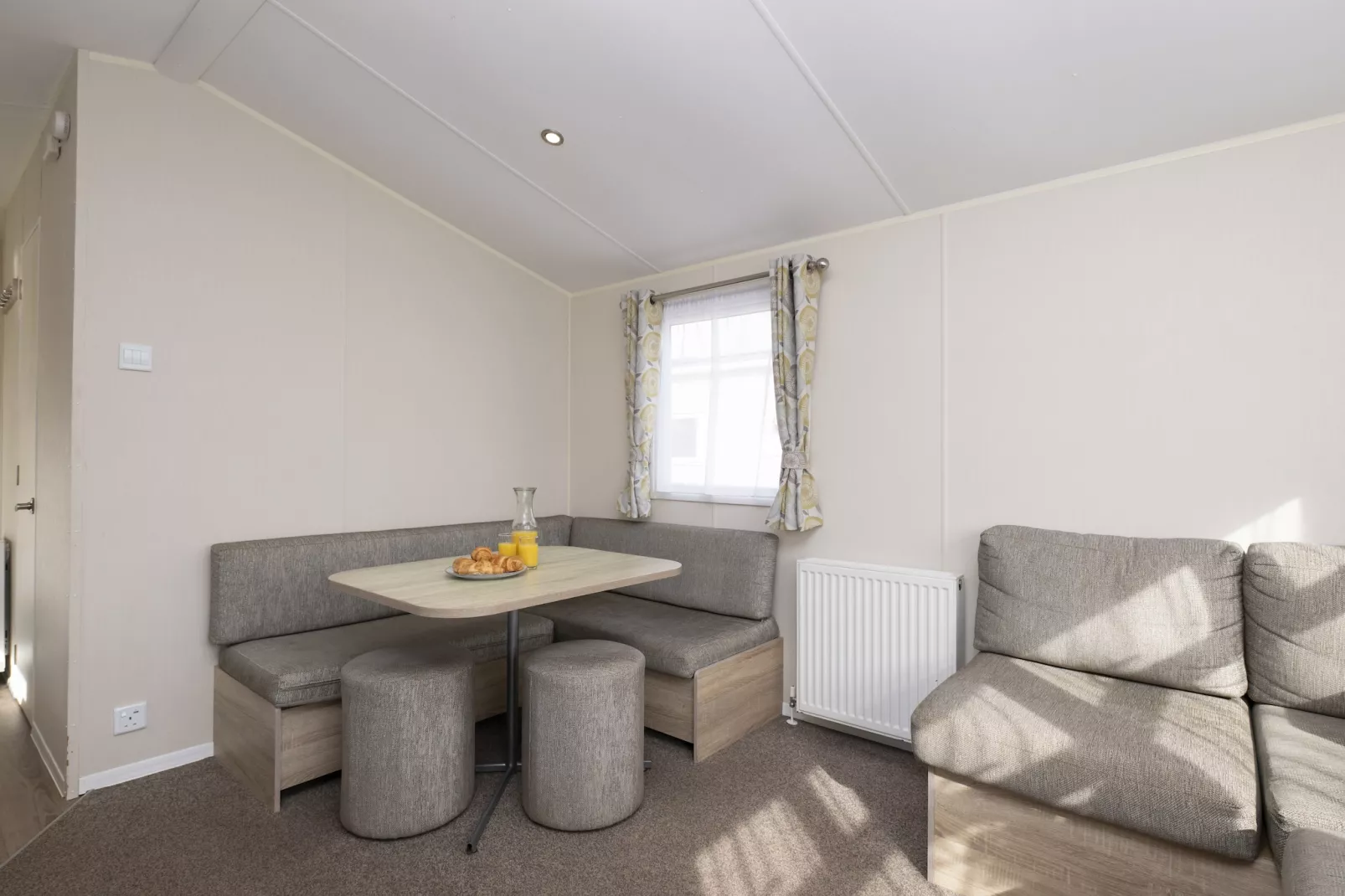 Sunset Pet Friendly-Atmosphere
